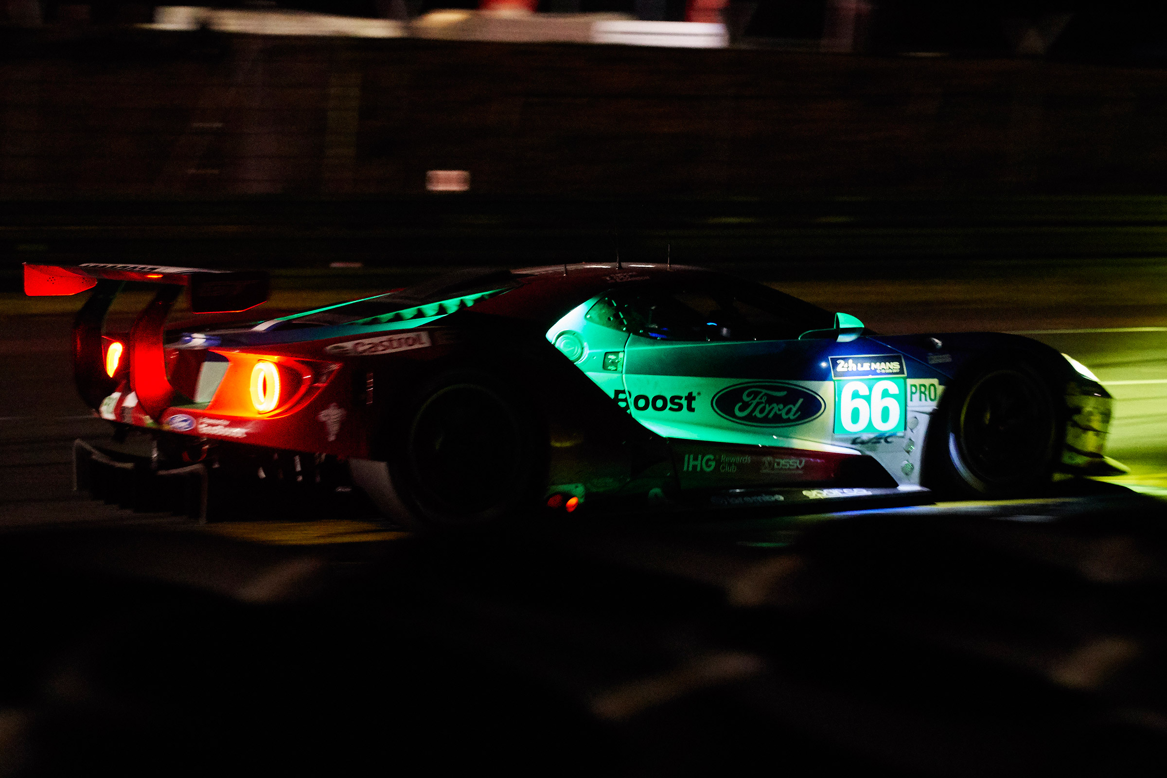 Le Mans 2017 - Ford GT nighttime profile