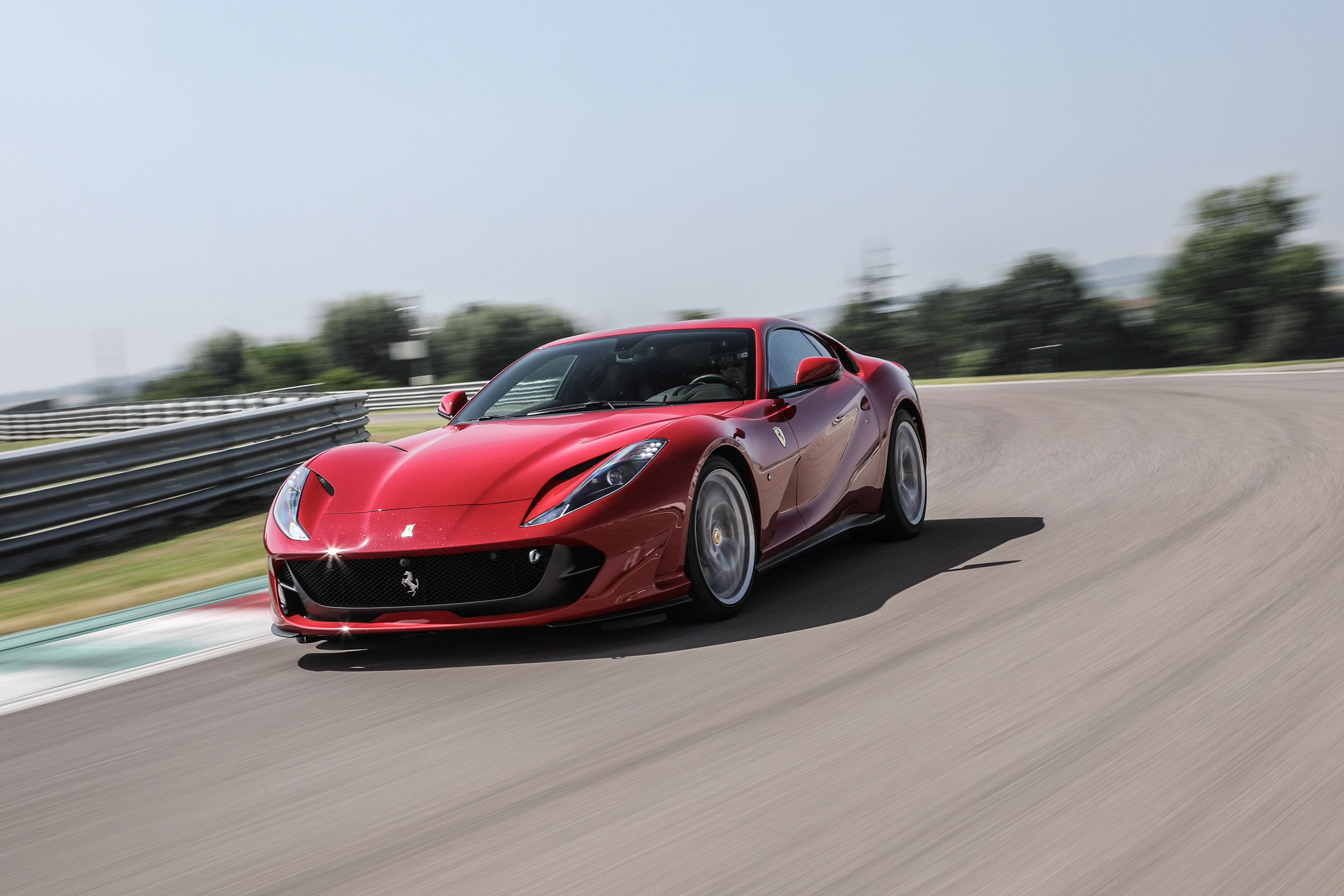 Ferrari 812 Superfast – front