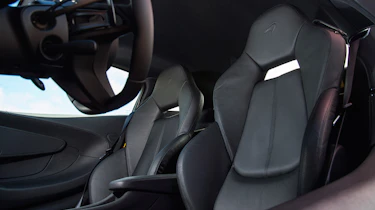 McLaren 540C - interior