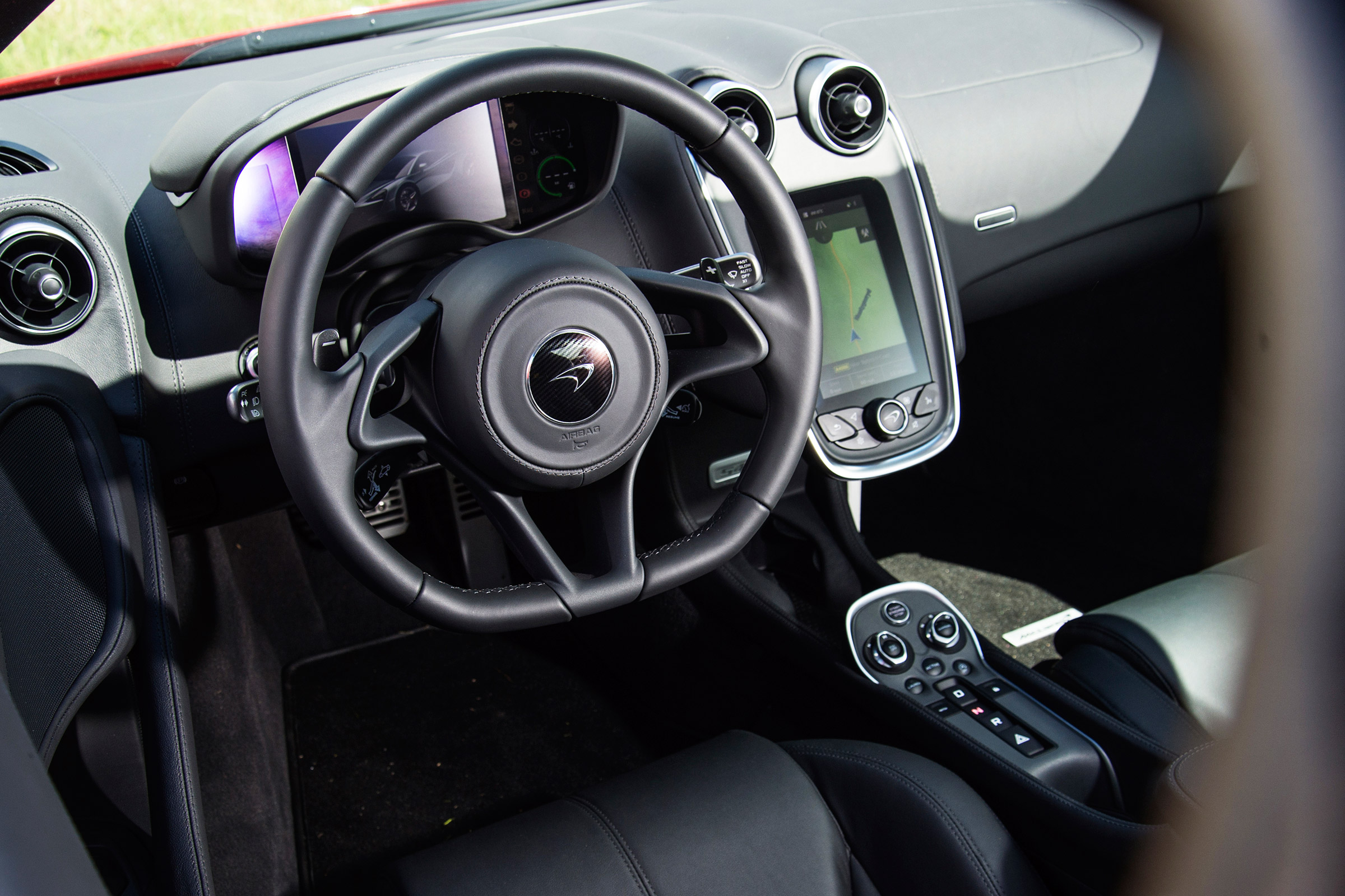 McLaren 540C - interior