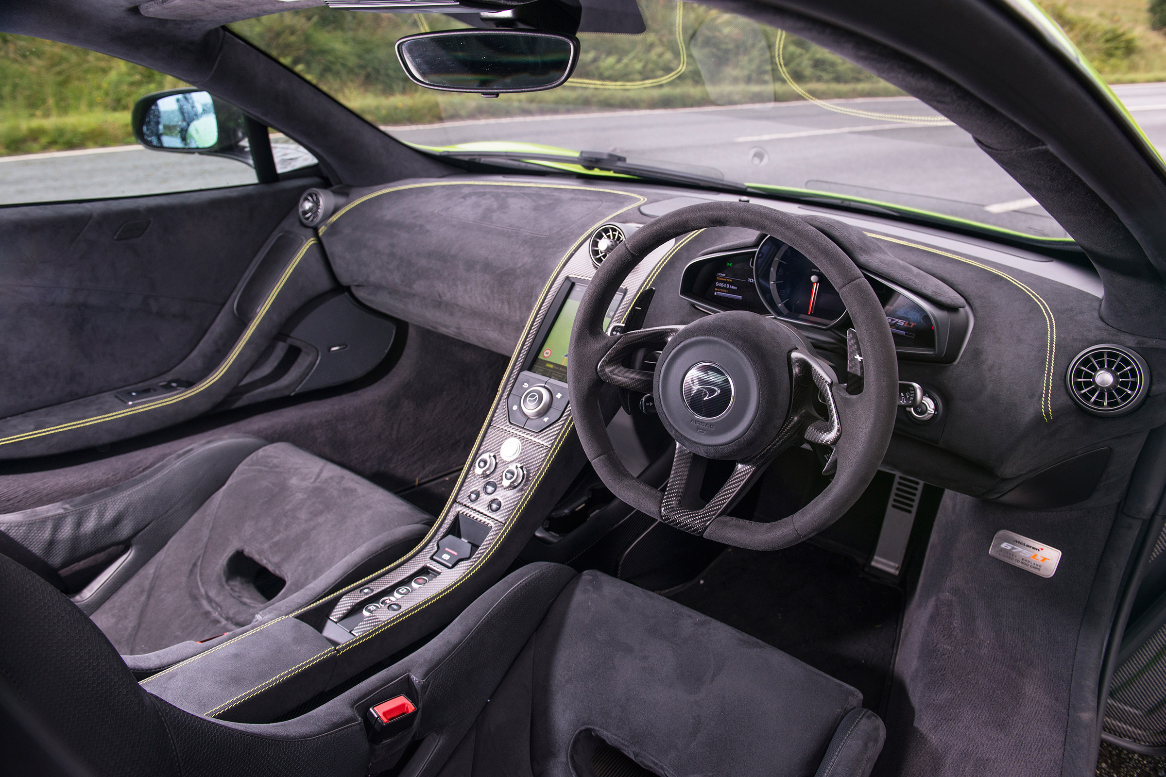 McLaren 675LT - interior
