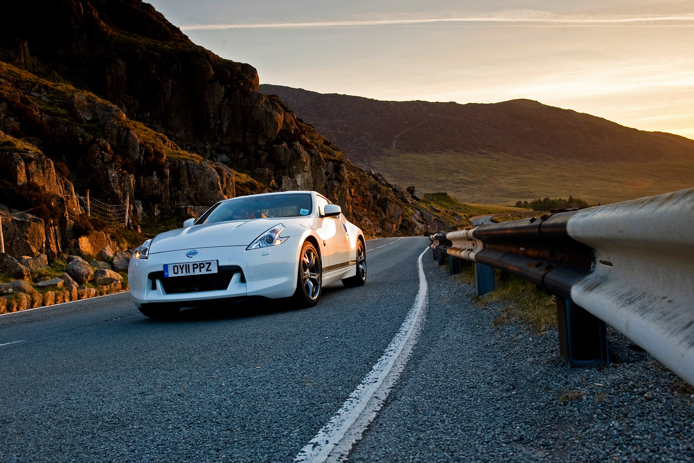 Nissan 370Z wales front