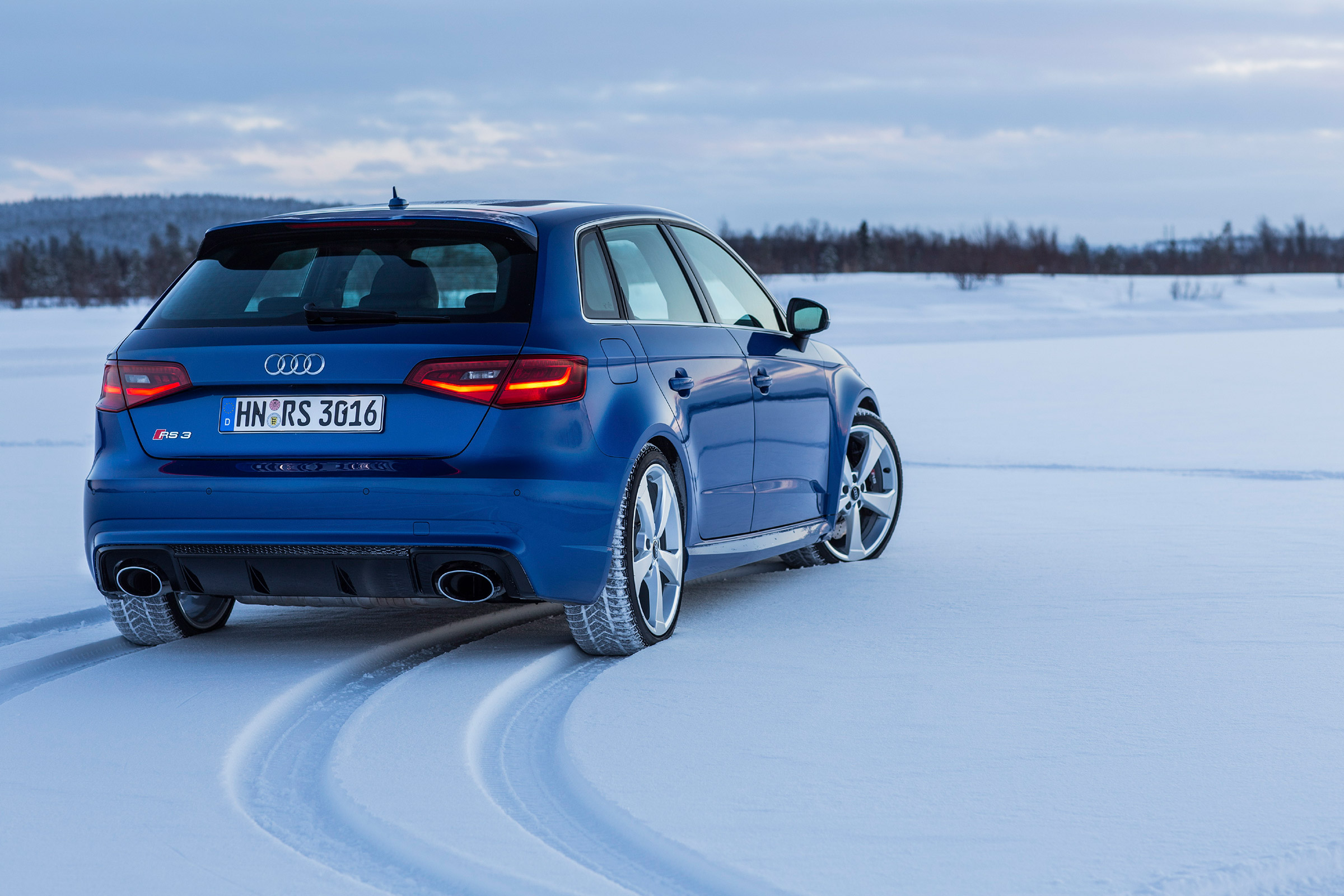 Audi RS3 - snow rear static