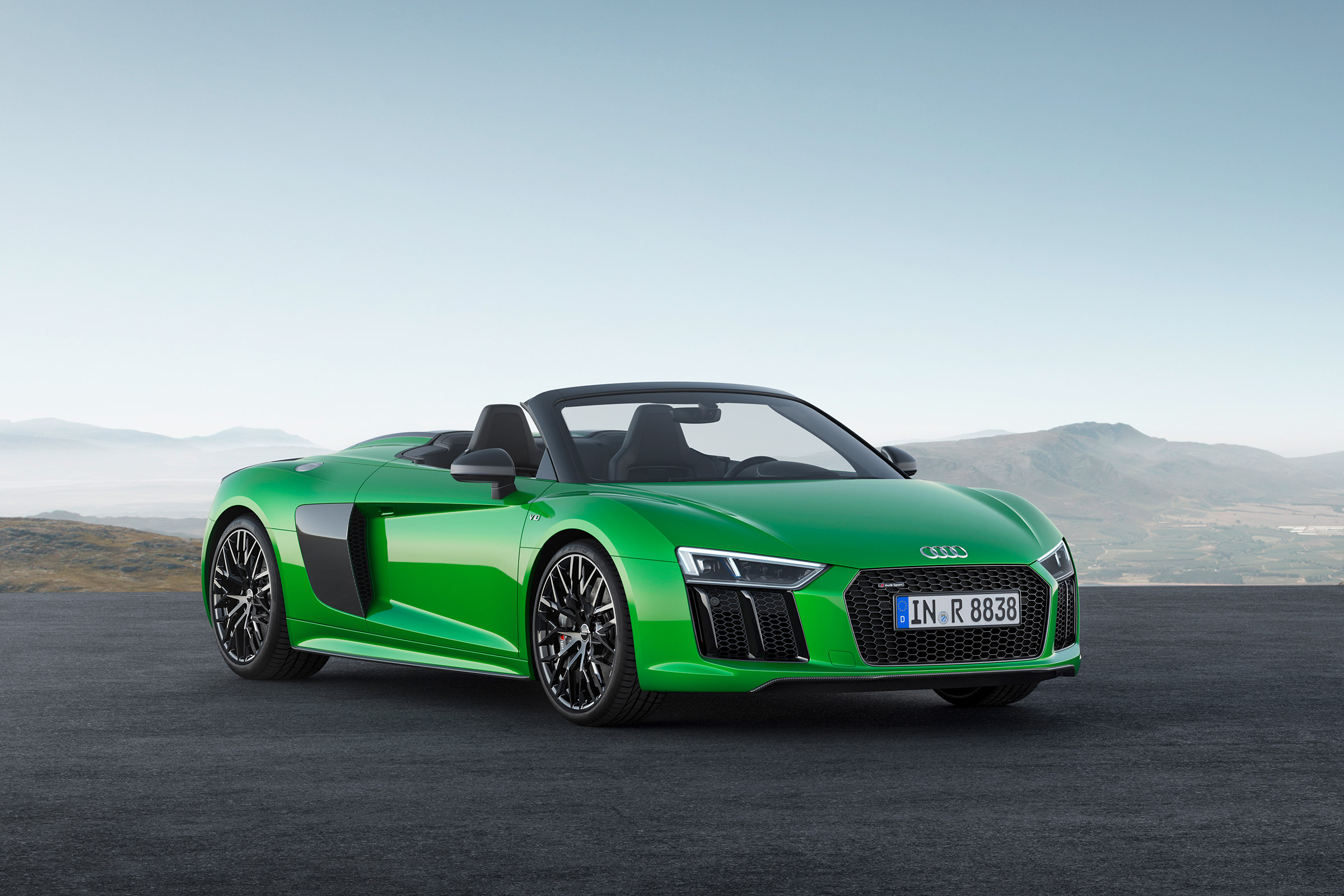 Audi R8 Plus Spyder - Front roof down