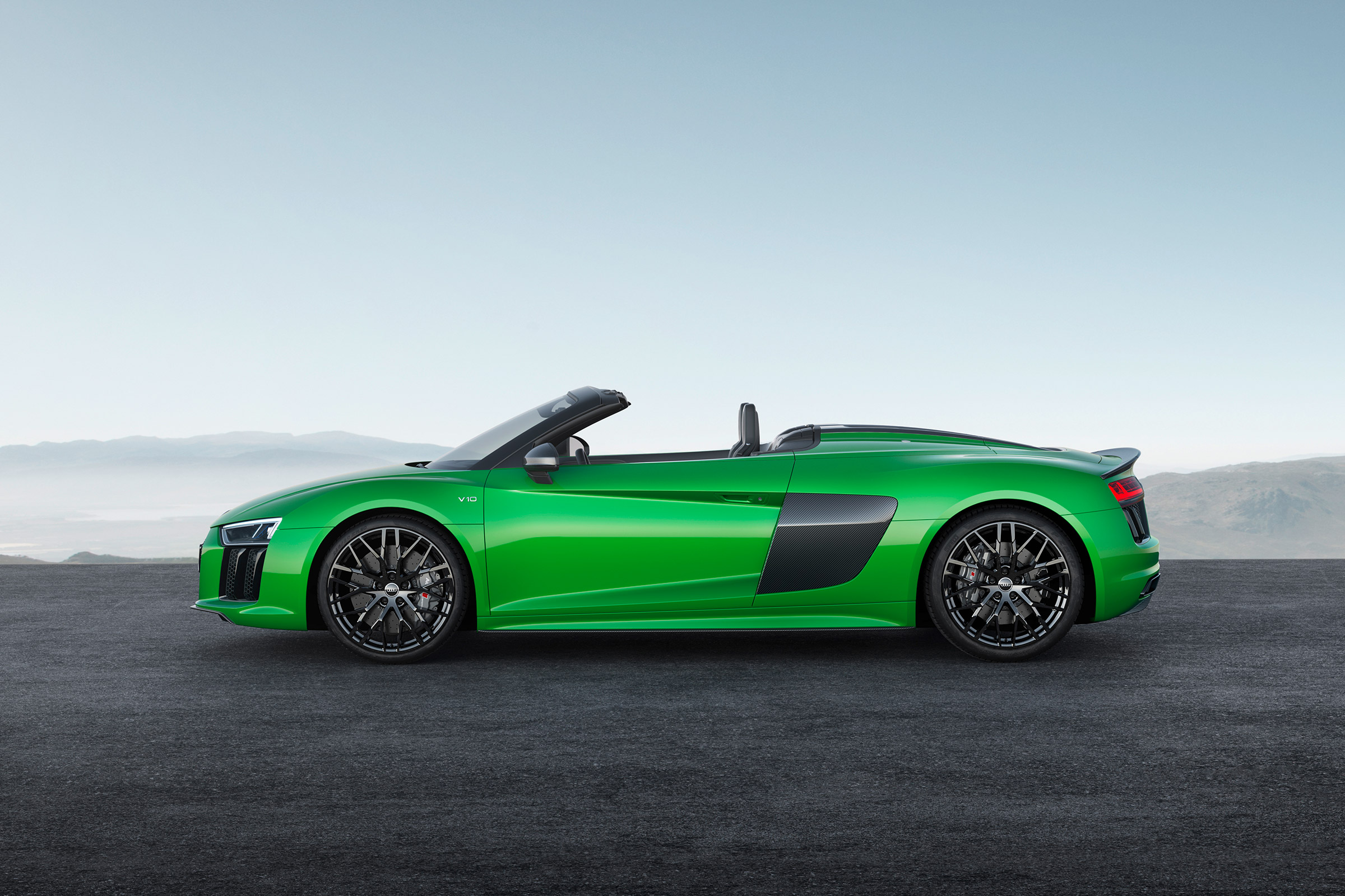 Audi R8 Plus Spyder - profile roof down