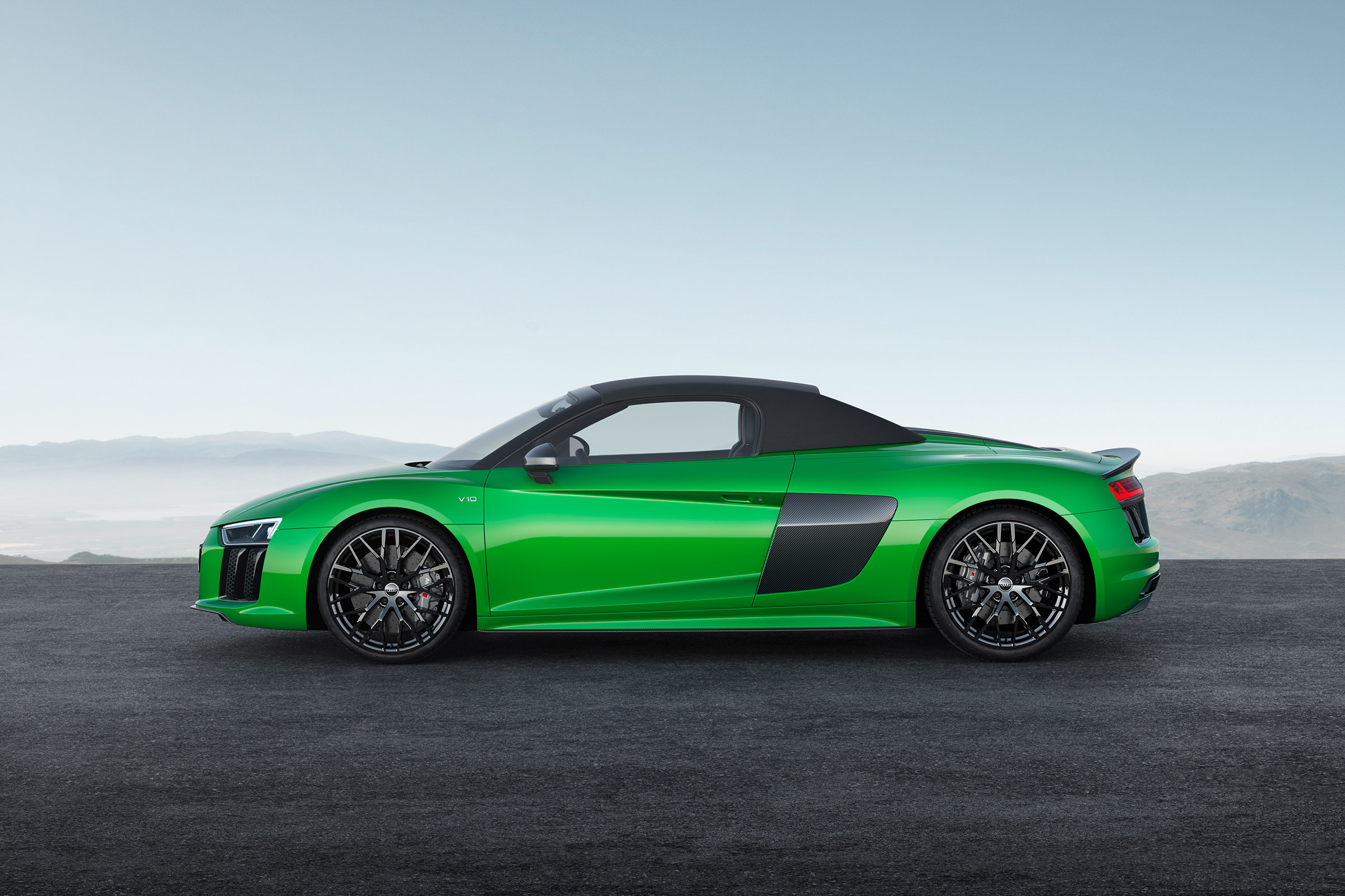 Audi R8 Plus Spyder - profile roof up