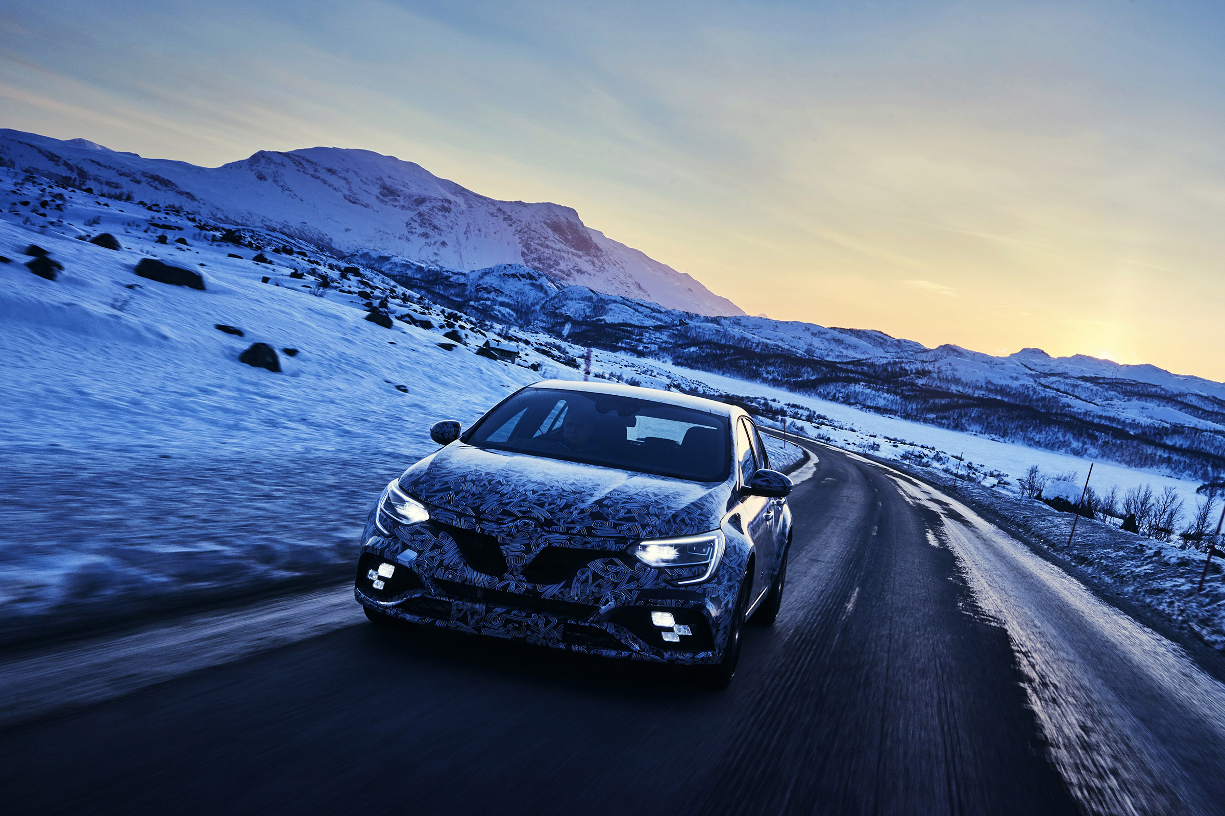 Renault Megane RS - front tracking