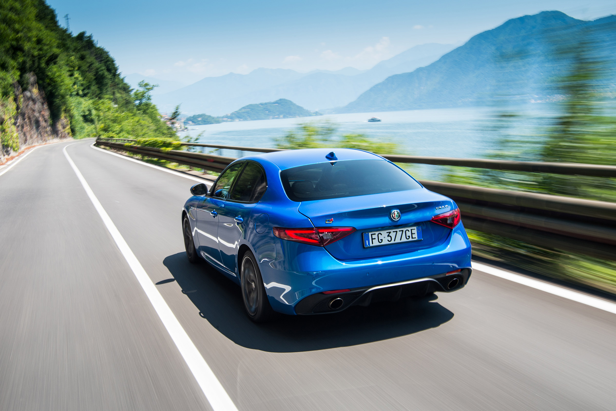 Alfa Romeo Giulia Veloce - rear tracking