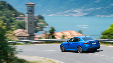 Alfa Romeo Giulia Veloce - rear cornering