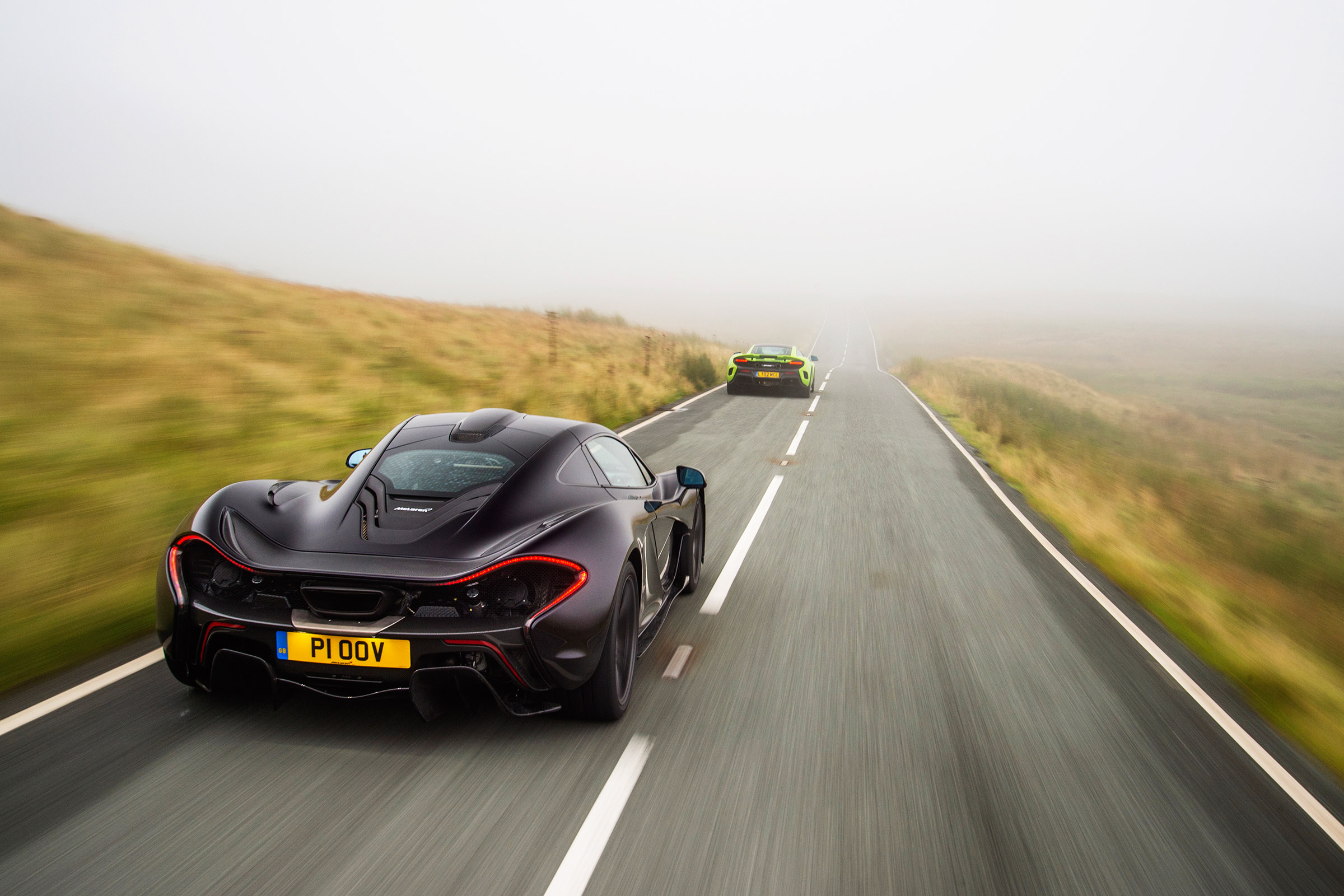 McLaren P1 - rear tracking