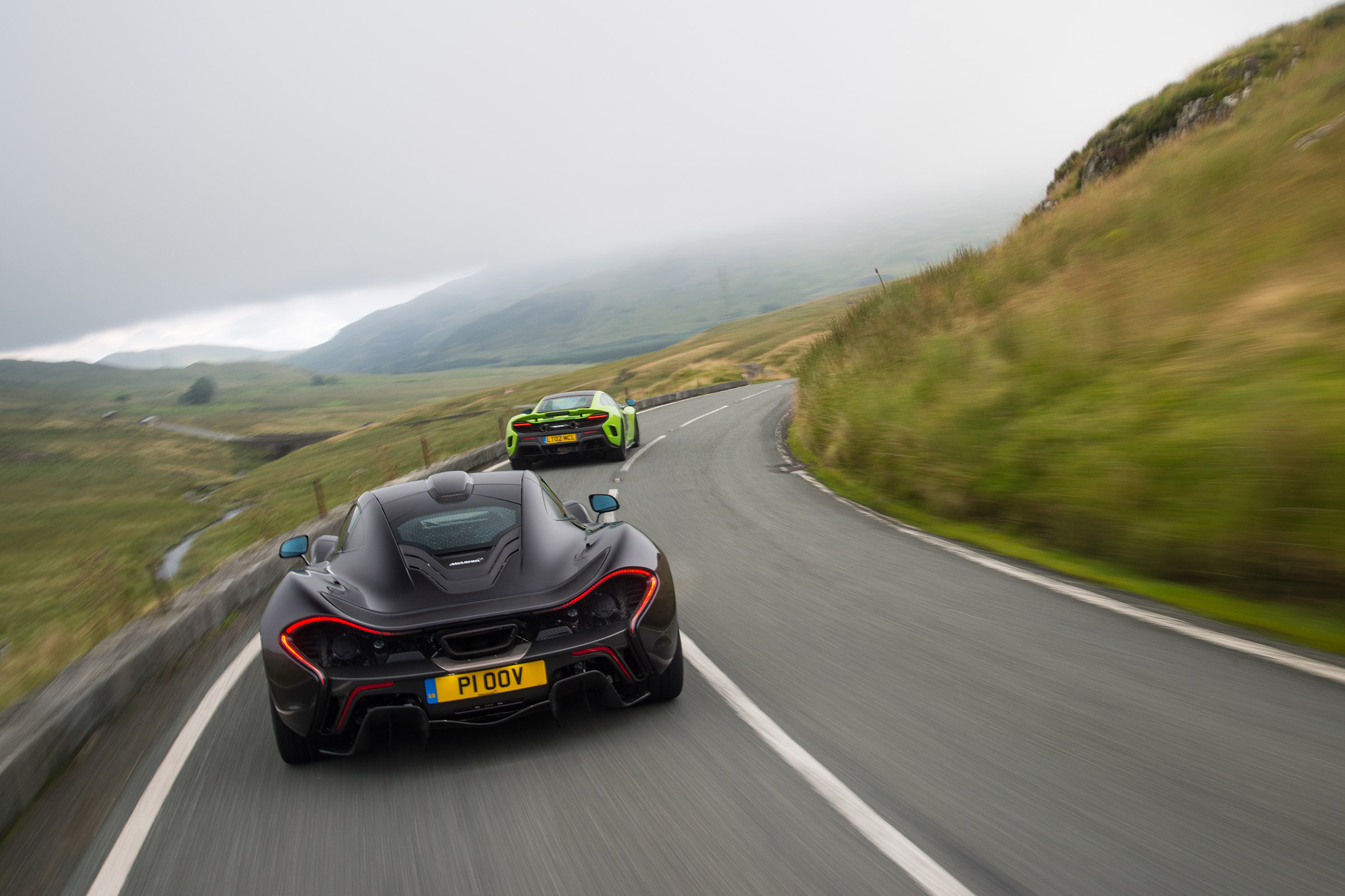 McLaren 675LT vs McLaren P1 - rear header