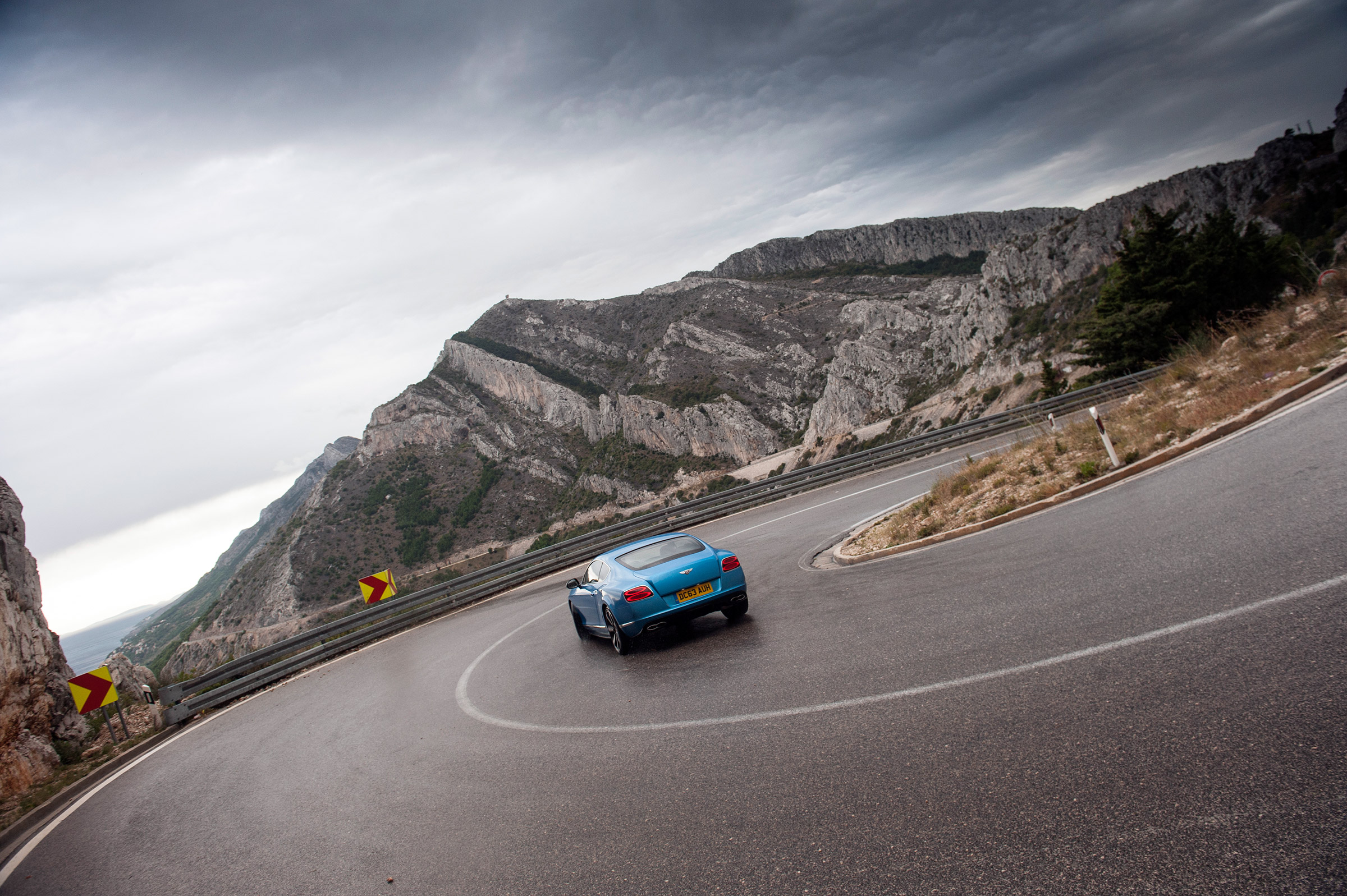 Bentley Continental GT V8 S - driving rear