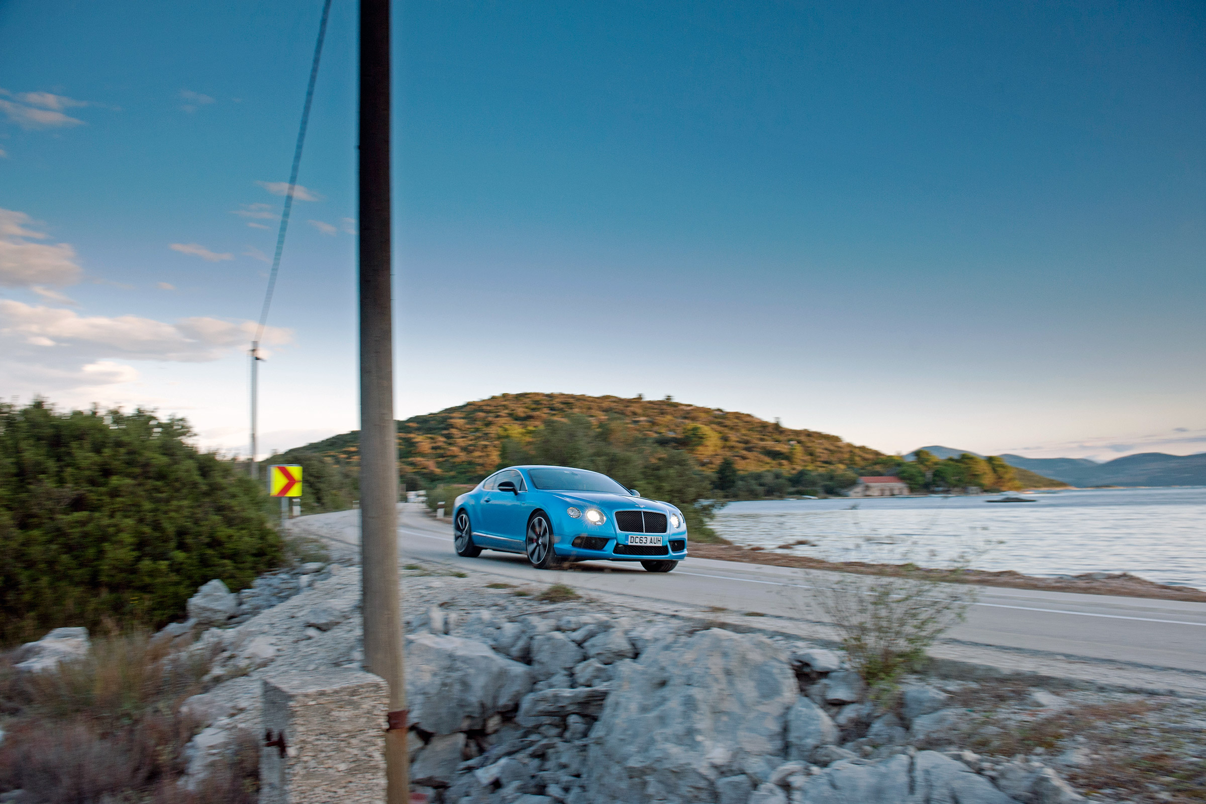 Bentley Continental GT V8 S - driving front