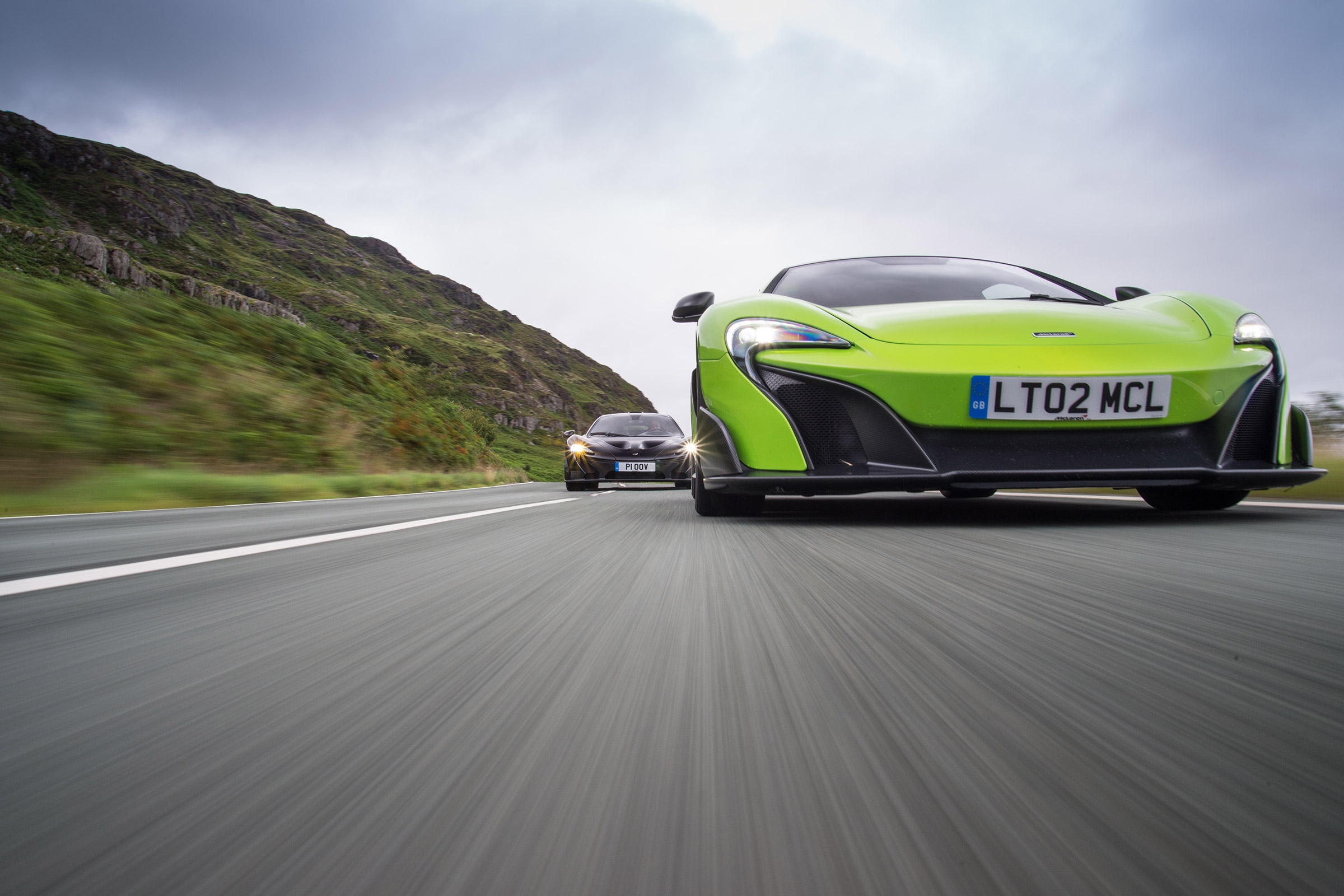 McLaren 675LT vs McLaren P1 - front header