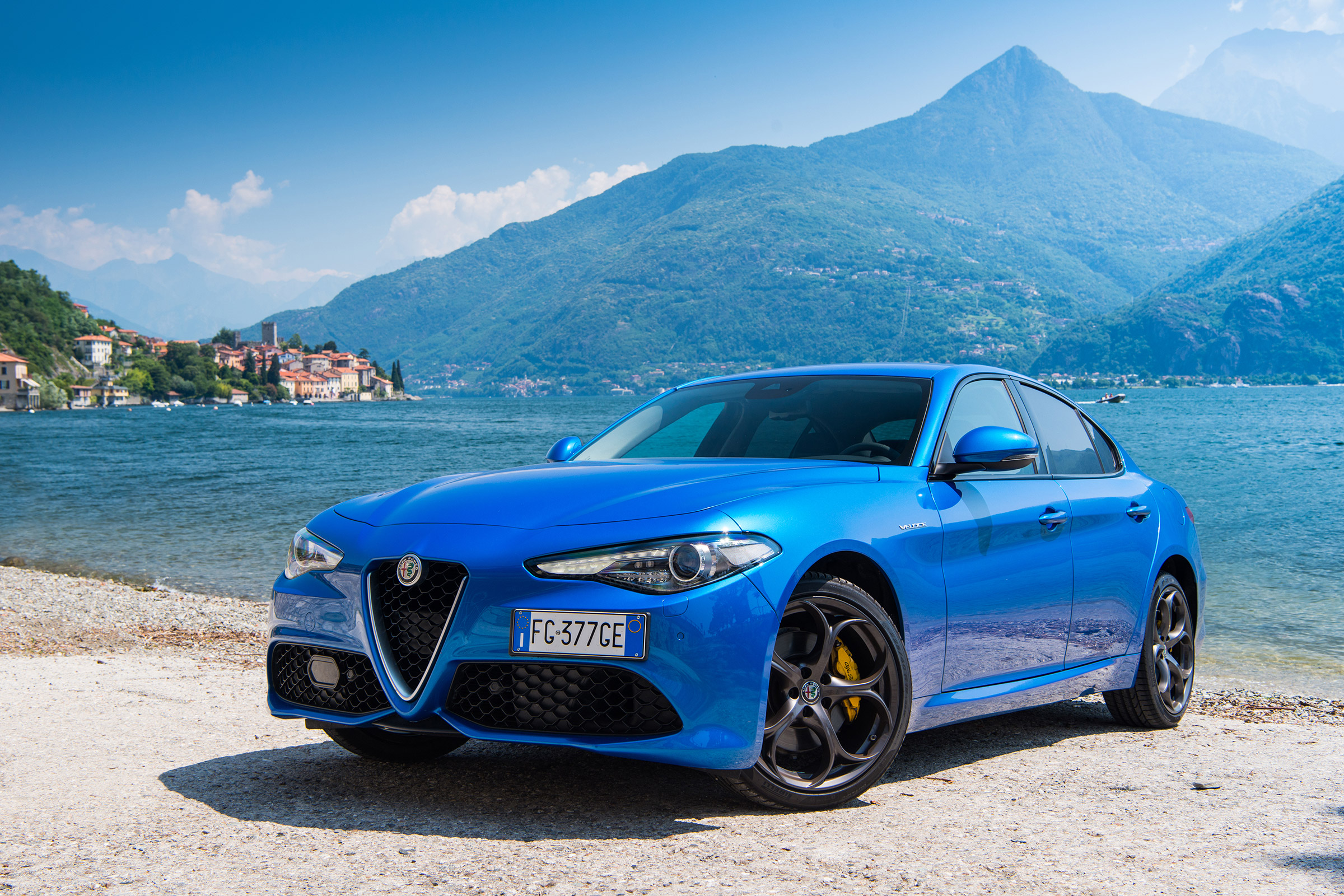 Alfa Romeo Giulia Veloce - front three quarter