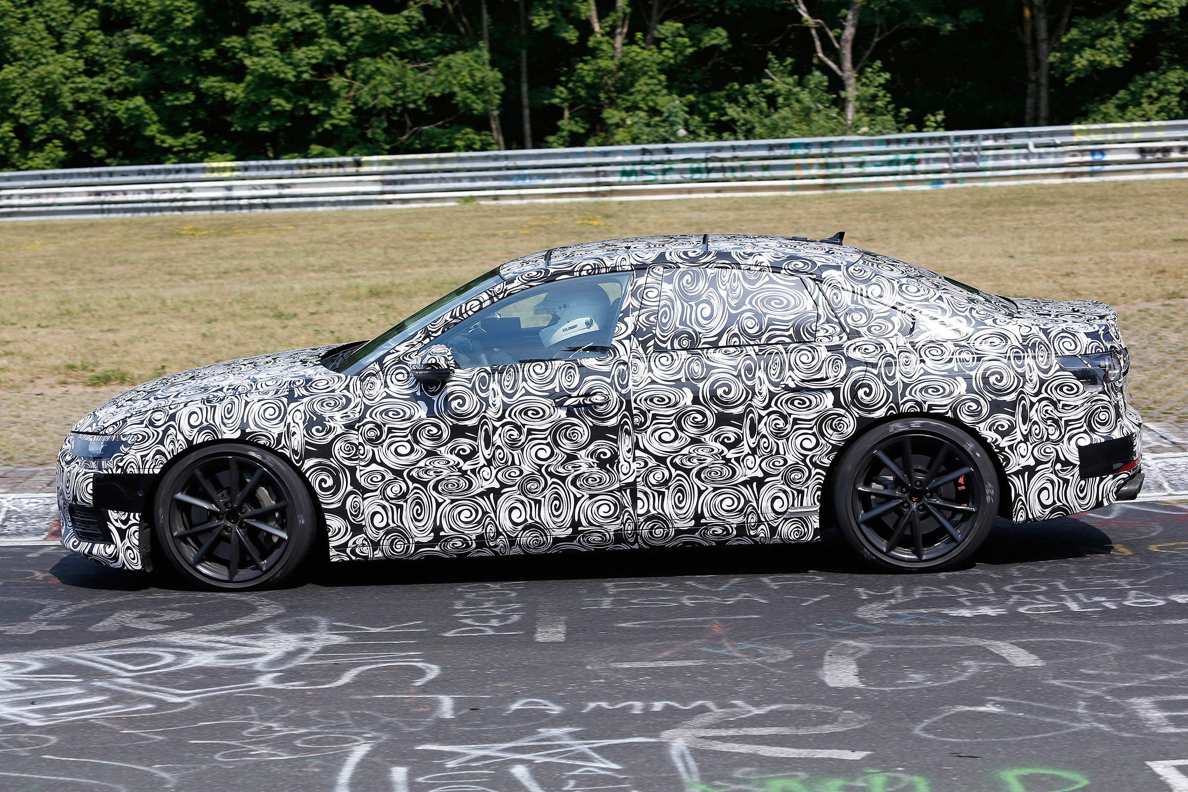 2018 Audi S6 spied - profile