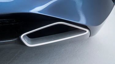 BMW 8-series concept - exhaust