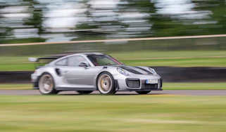 Porsche 911 GT2 RS - 991.2 driving 2