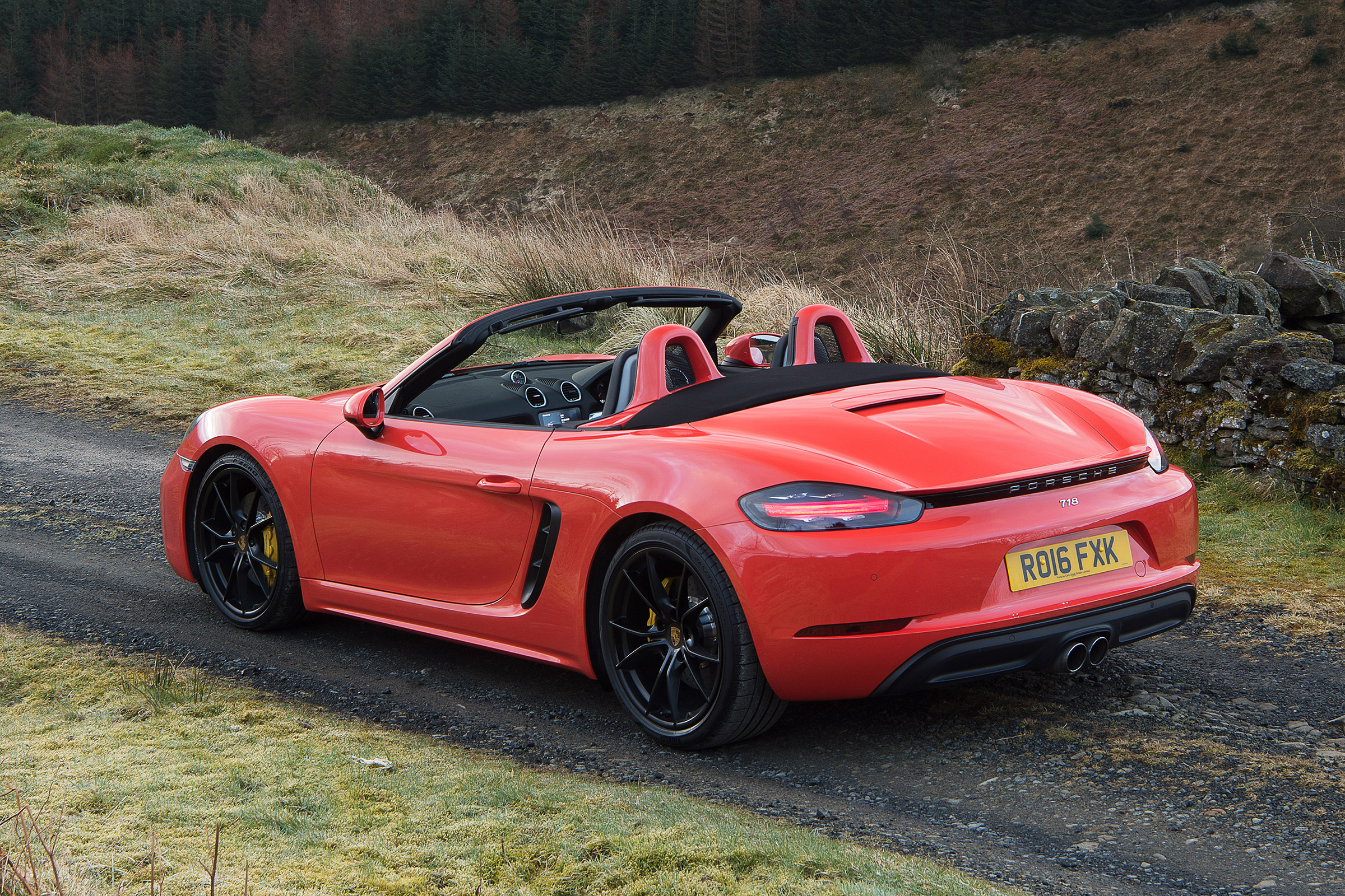 Porsche 718 Boxster S - Static 2