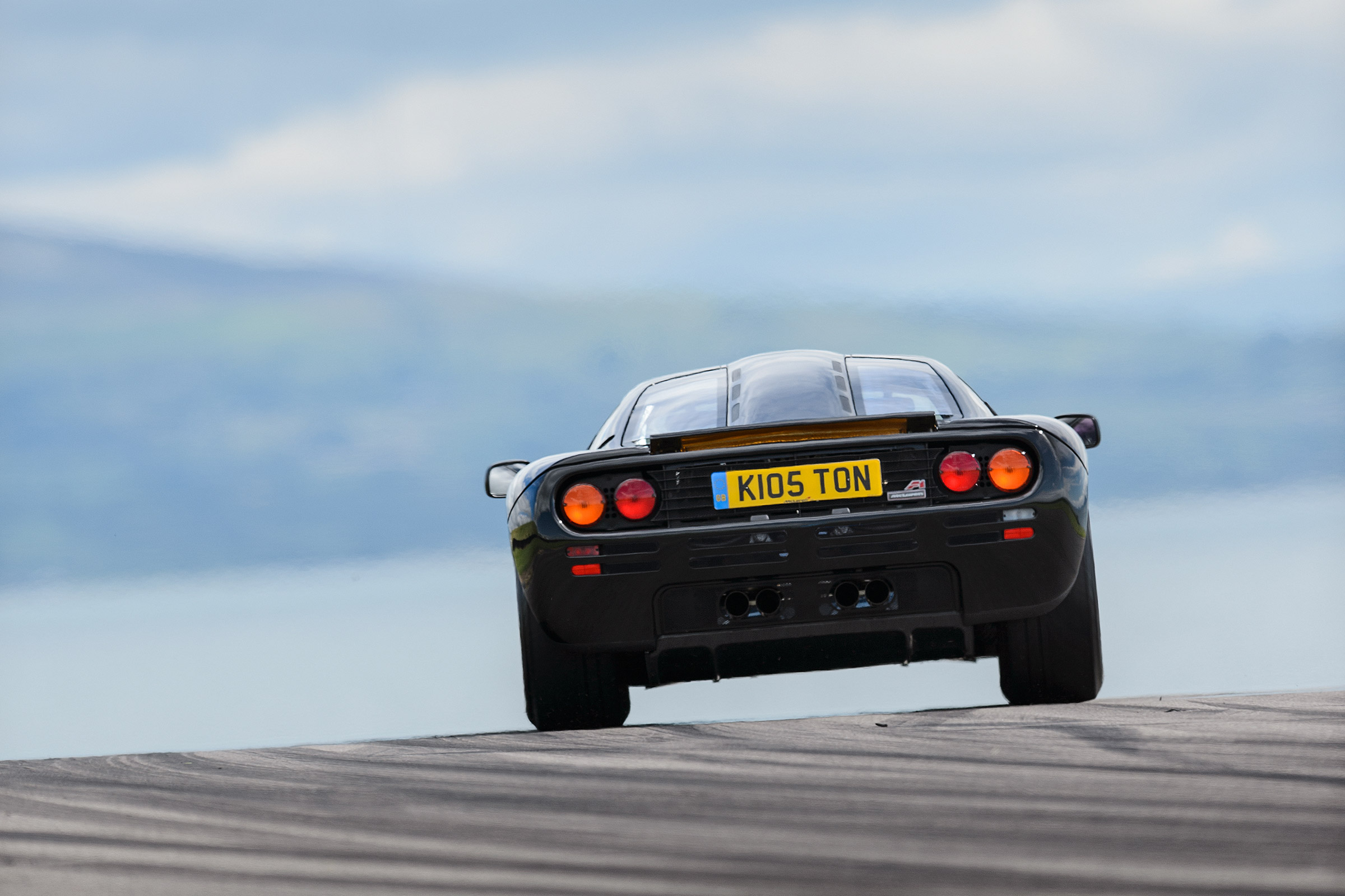 McLaren F1 - rear