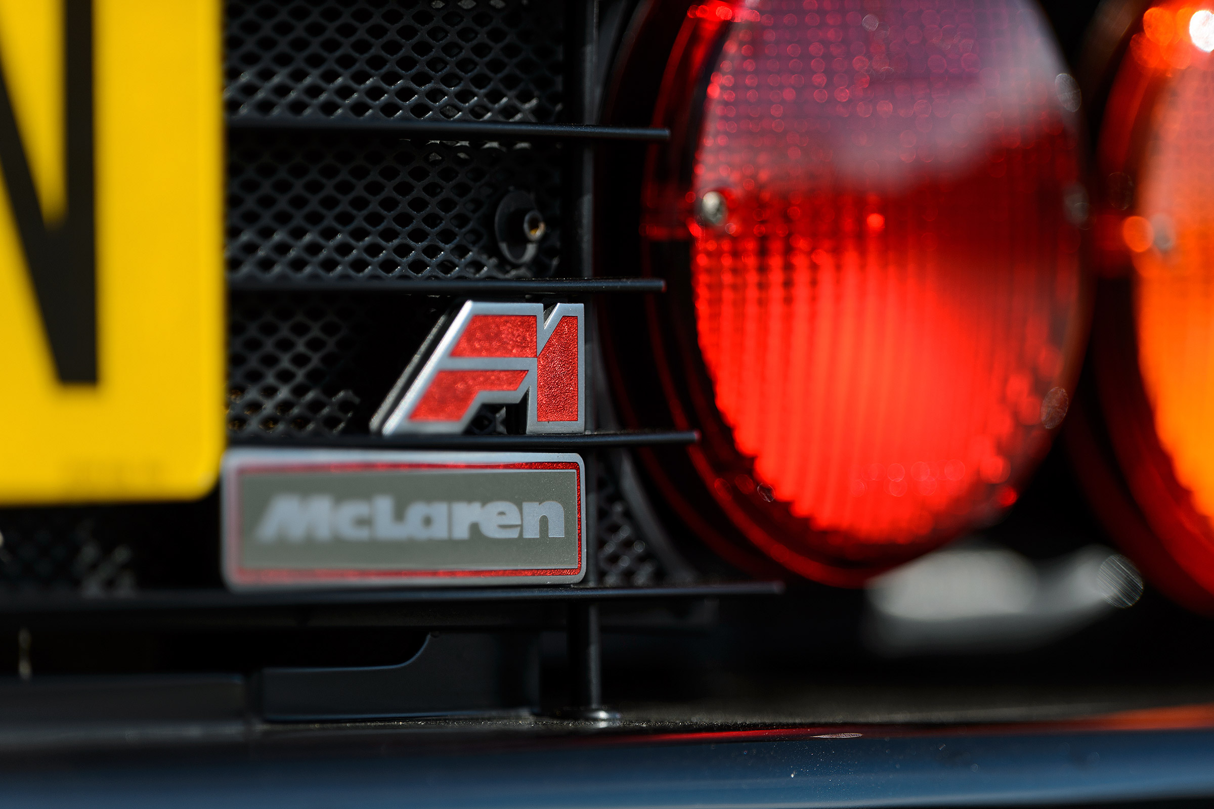 McLaren F1 - badge