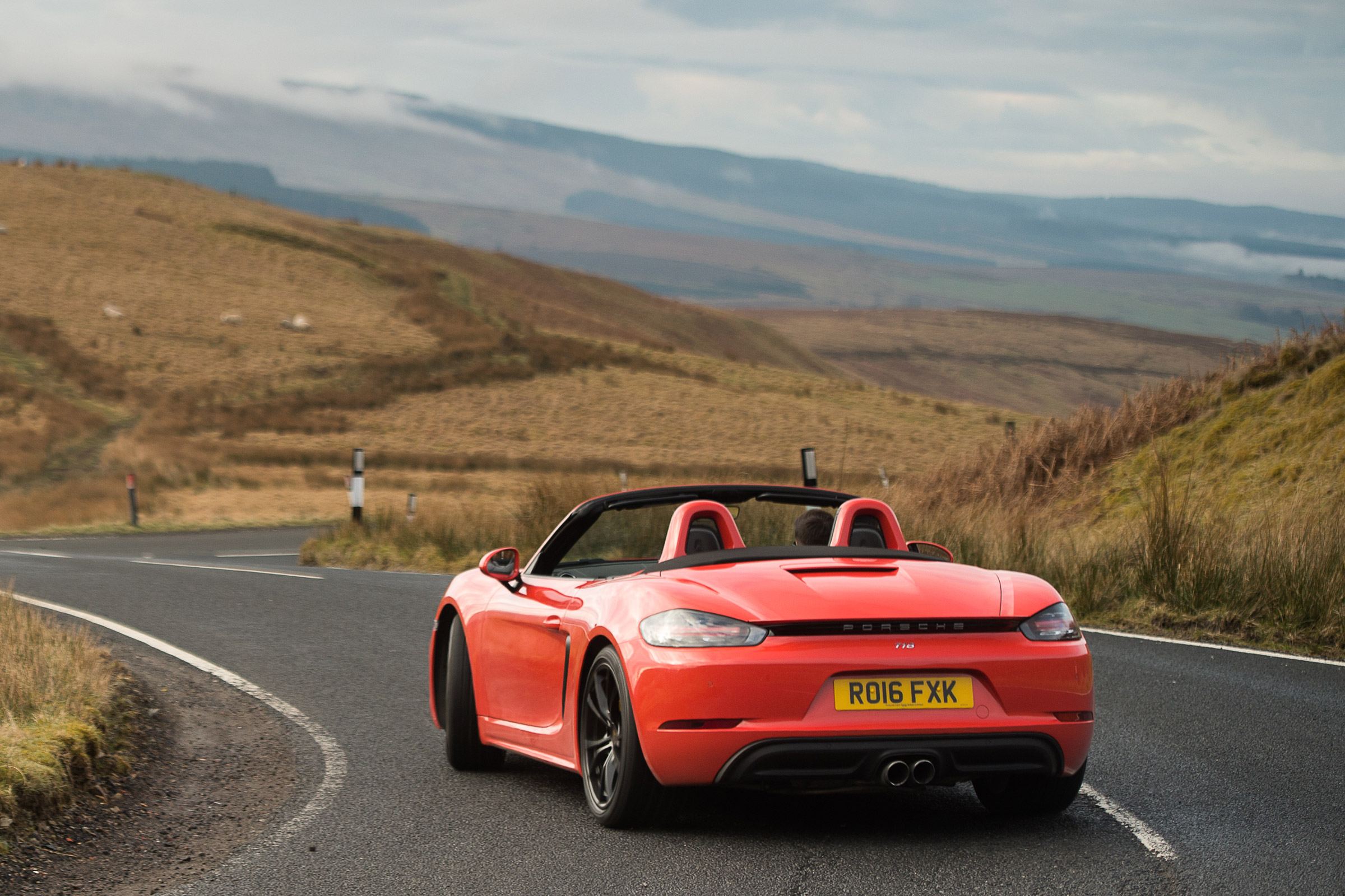 Porsche 718 Boxster S - static 3