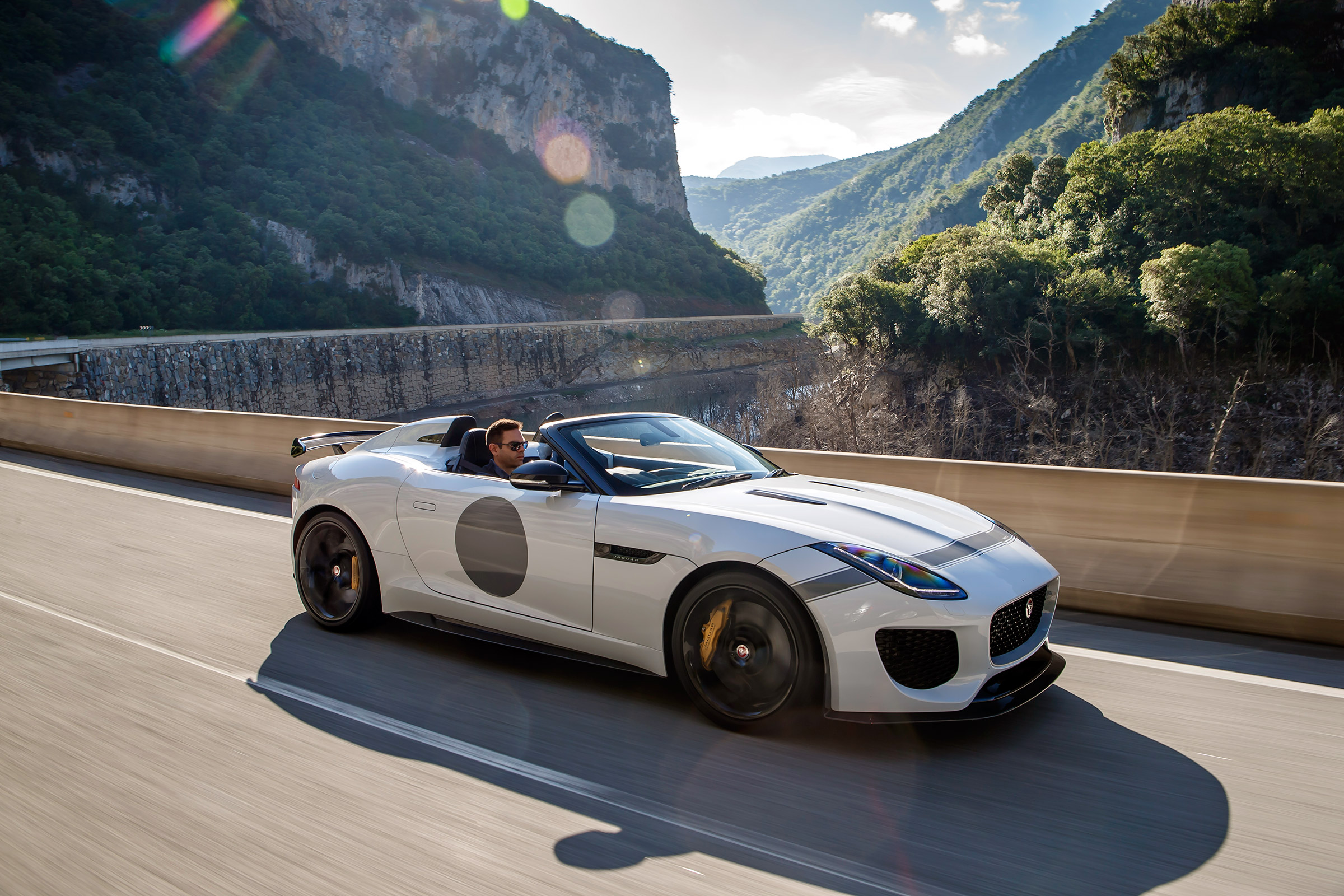 Jaguar F-Type Project 7 - white front
