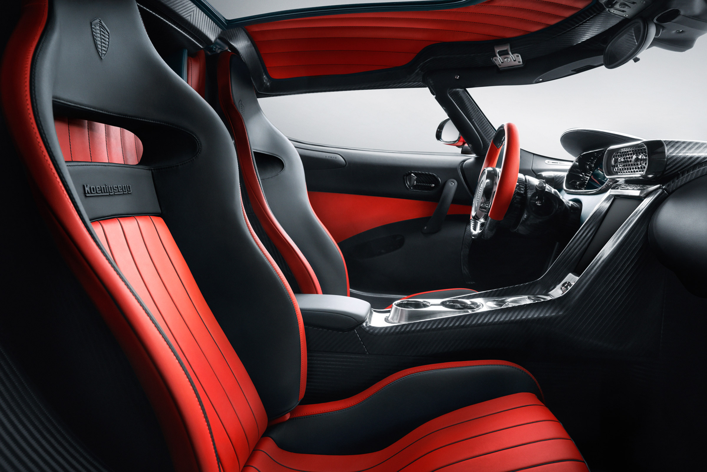 Koenigsegg Regera - interior