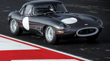 Lightweight Jaguar E-Type - front static
