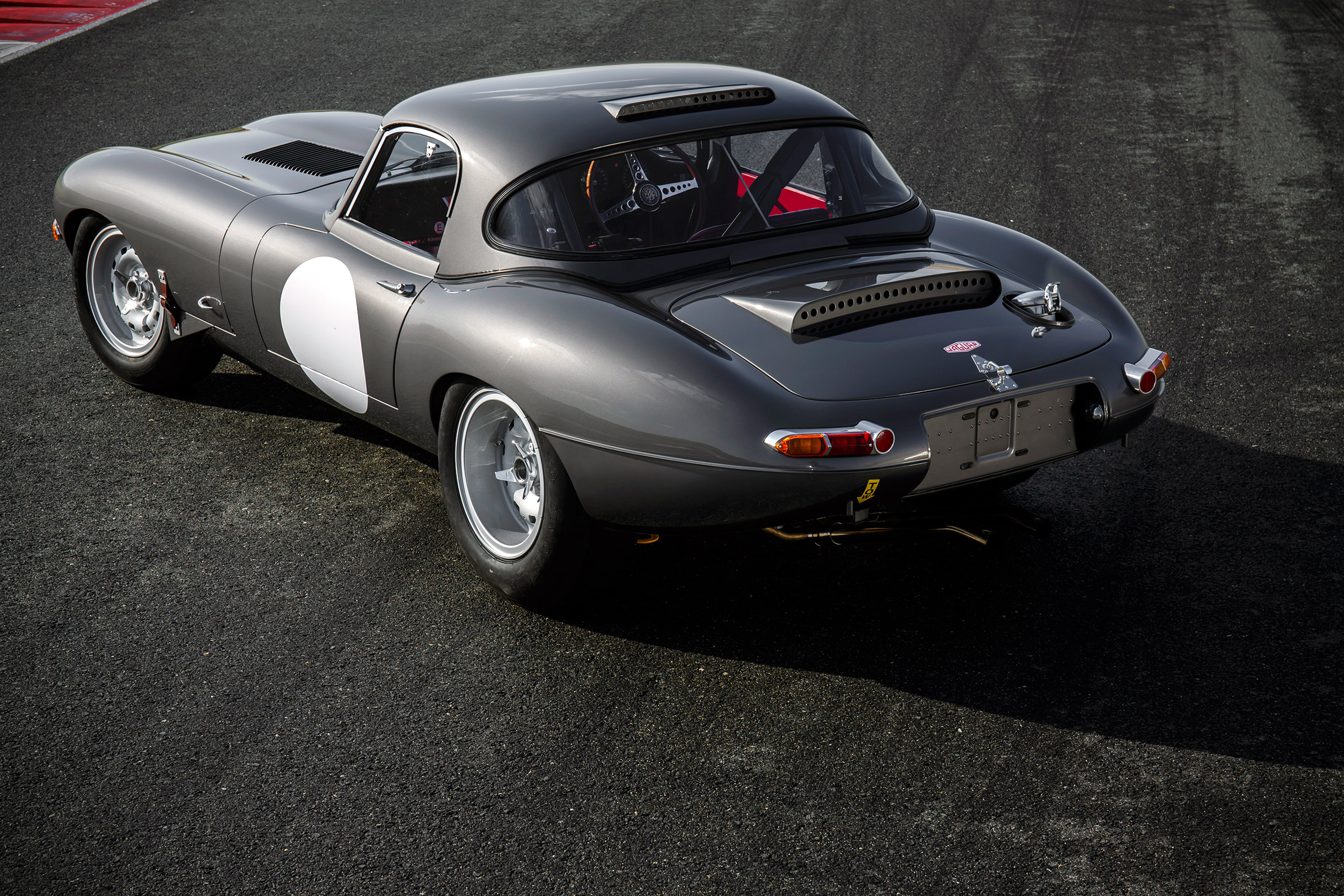 Lightweight Jaguar E-Type - rear static