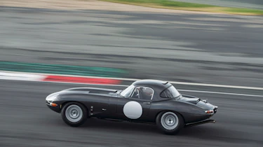 Lightweight Jaguar E-Type - profile