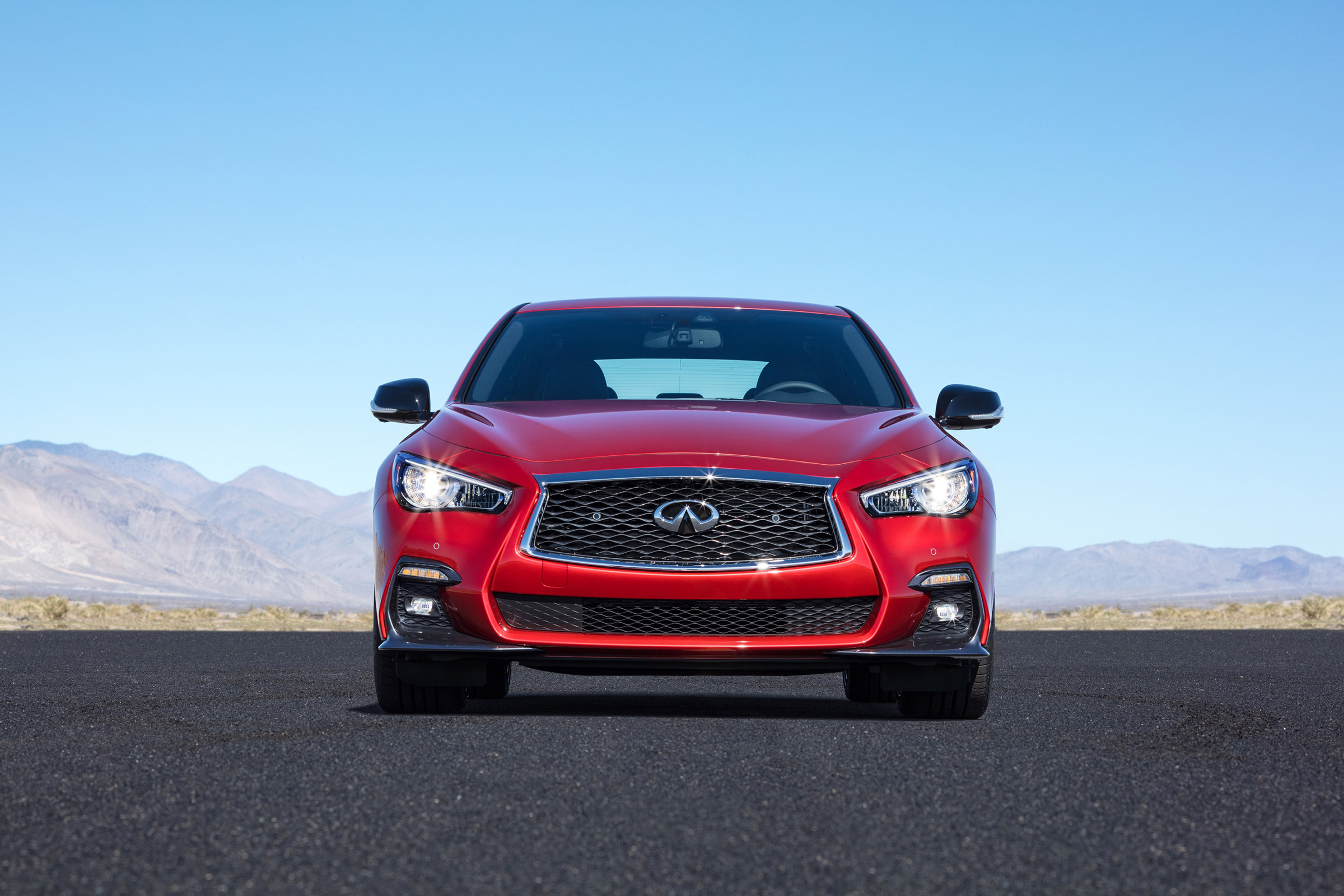 Infiniti Q50 - front