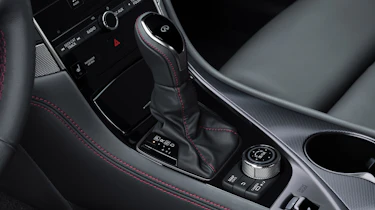 Infiniti Q50 - gear shift