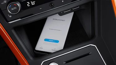 2017 Volkswagen Polo - Beats phone charging