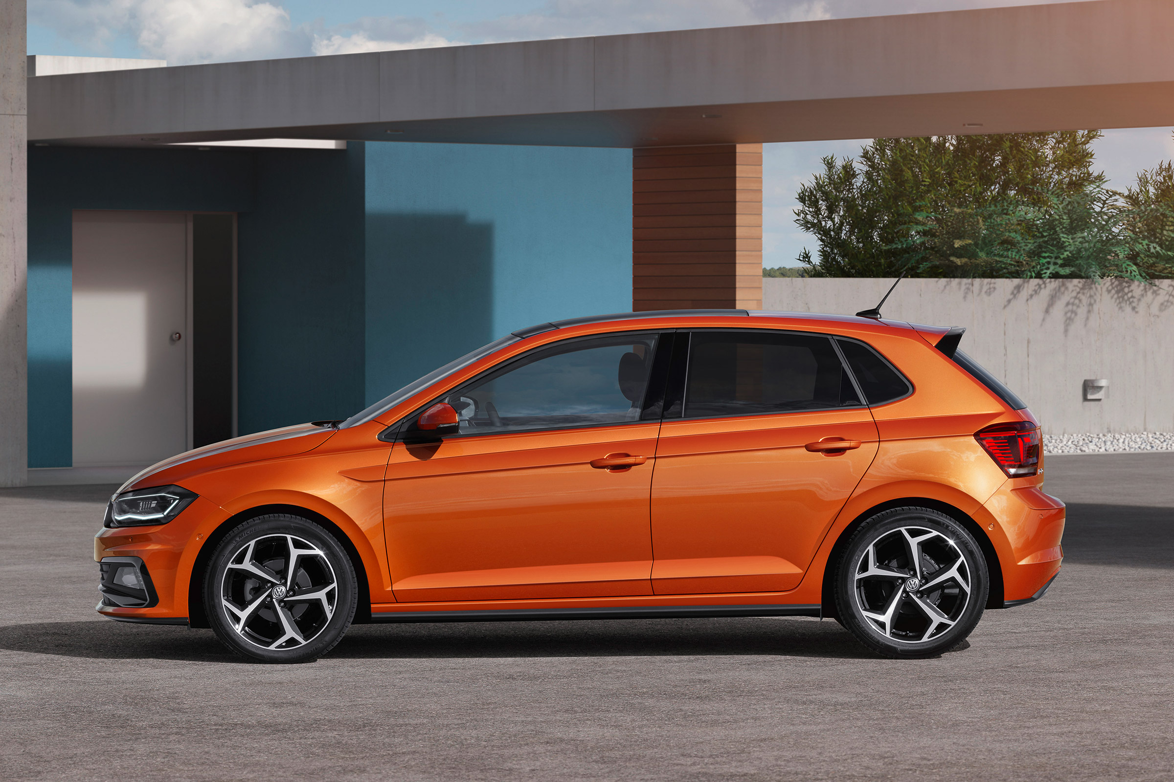 2017 Volkswagen Polo - R-Line profile