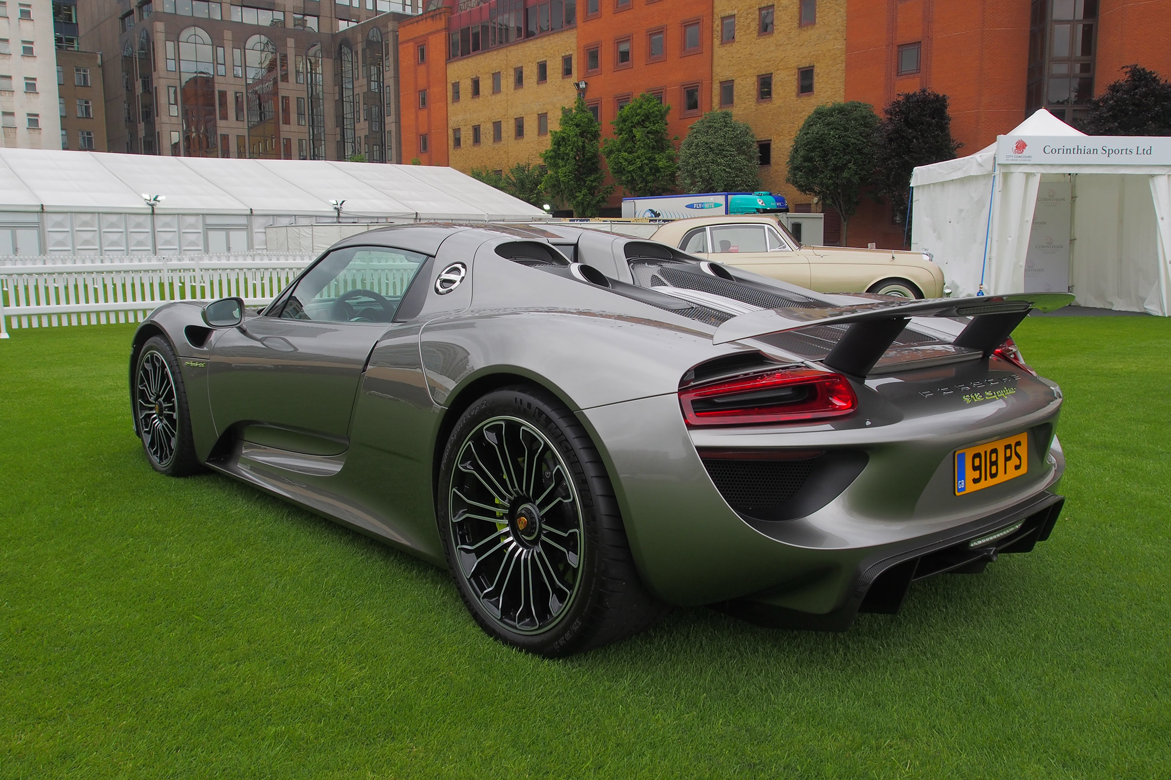 City Concours - Porsche 918