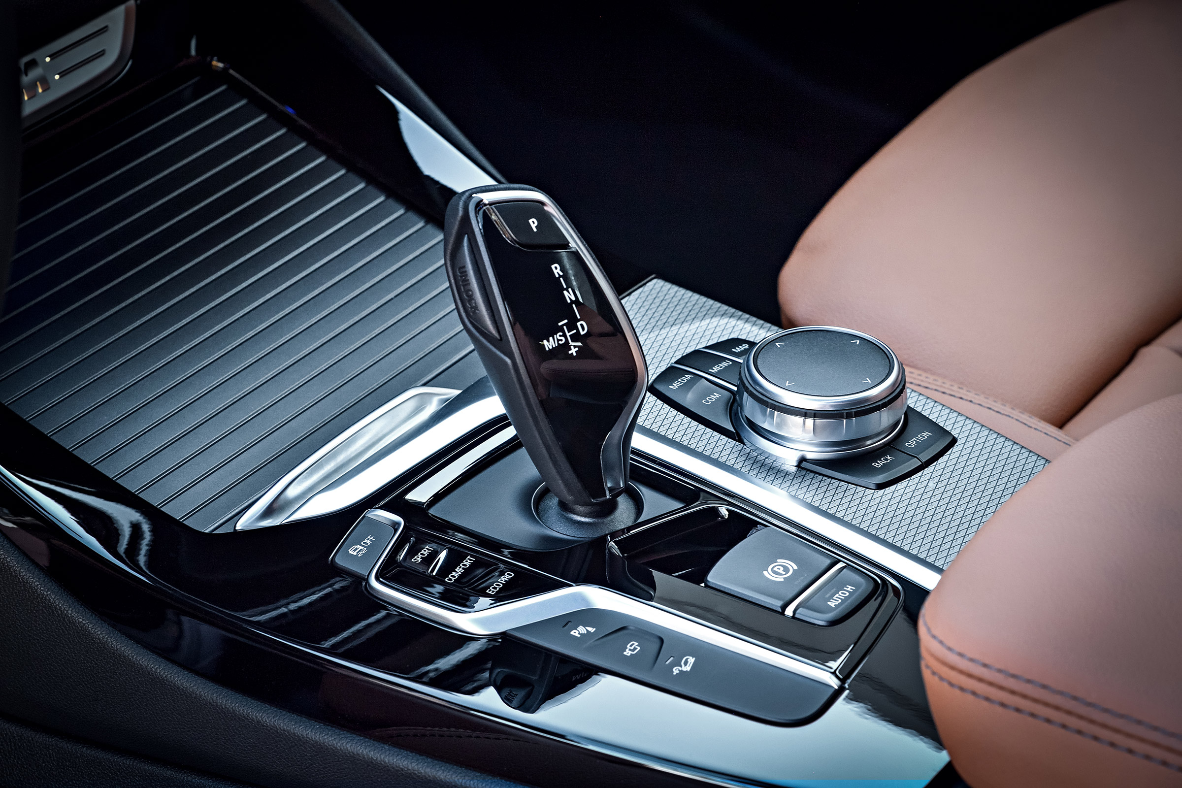 BMW X3 M40i - console