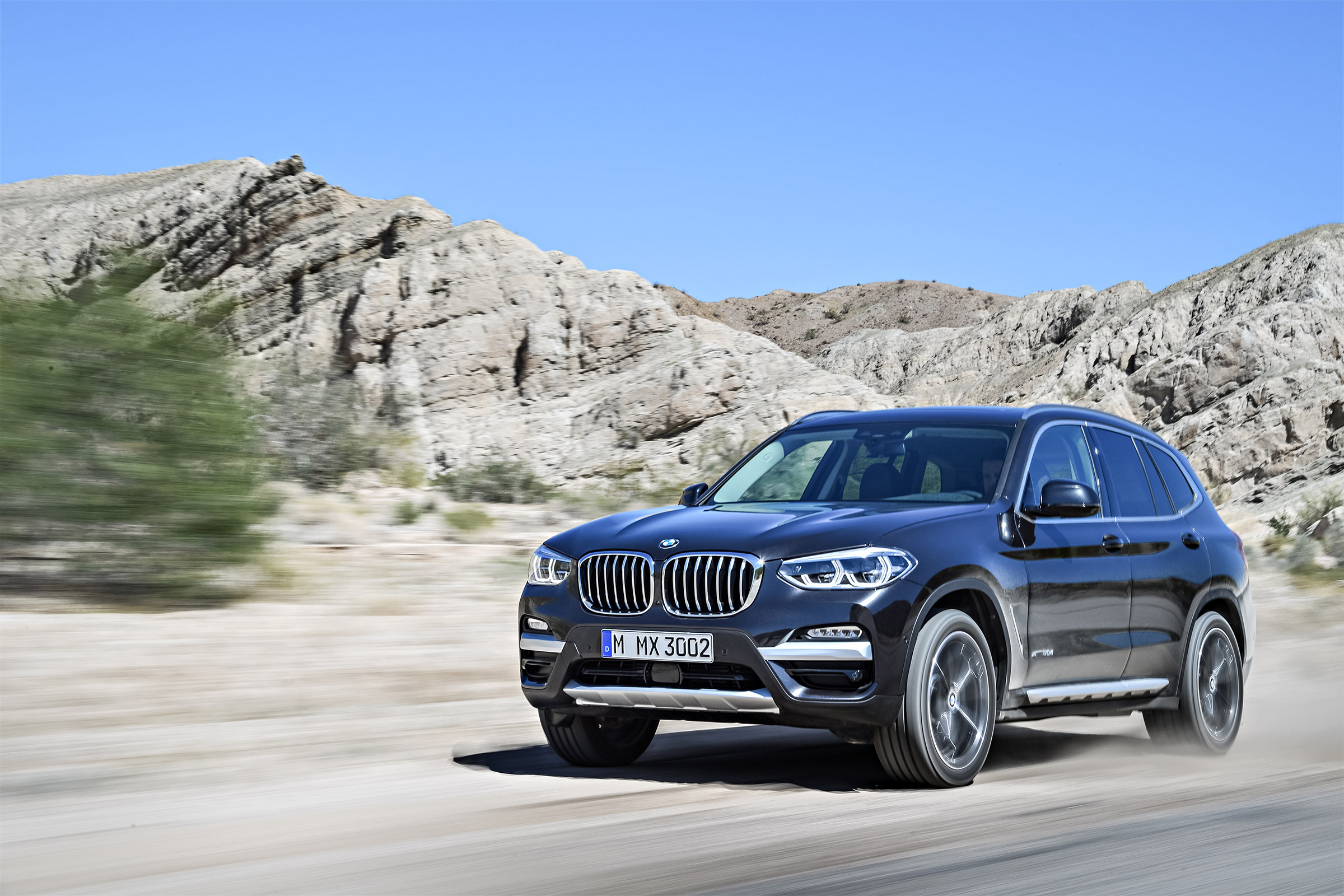 BMW X3 xDrive30d - front driving 2