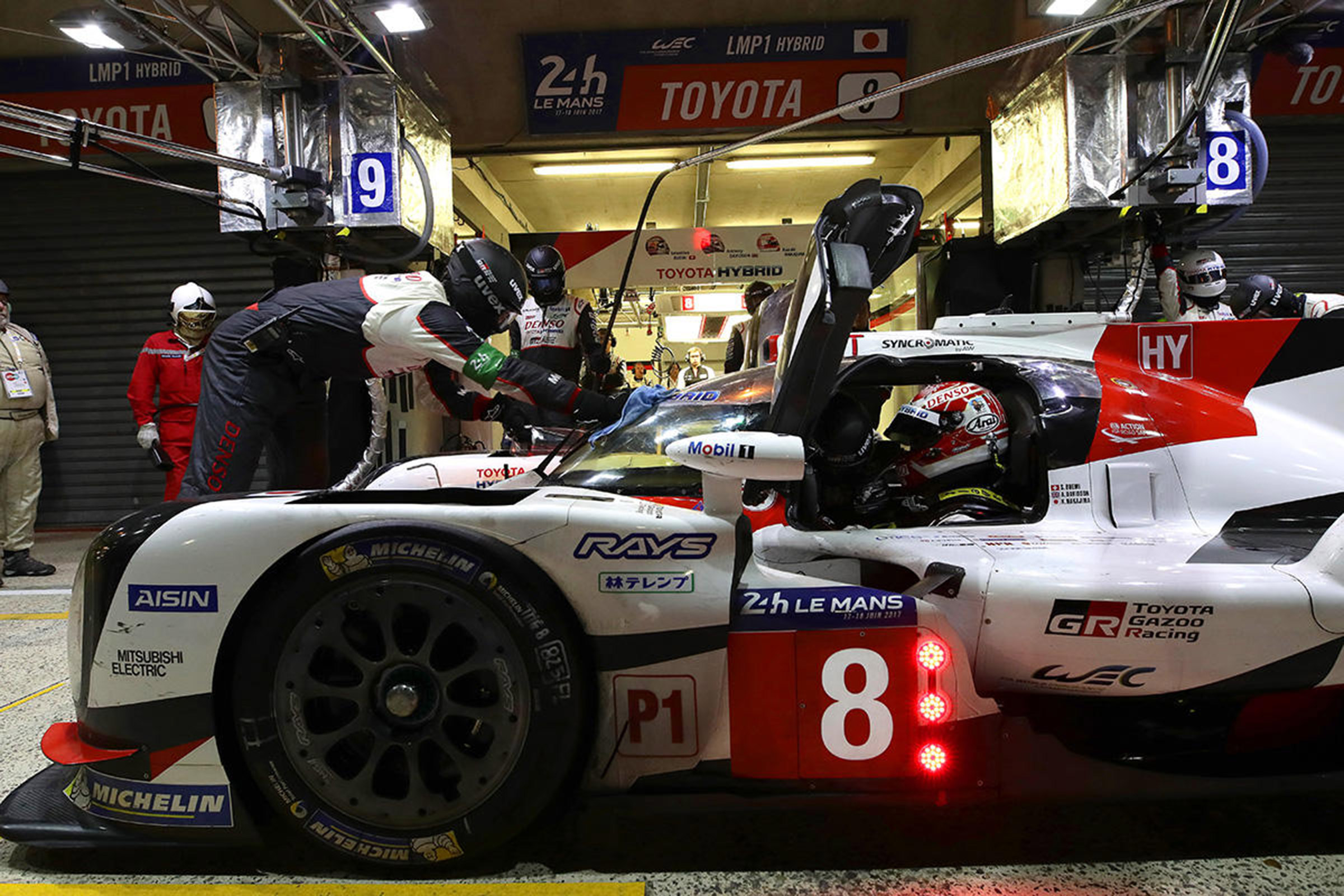 Le Mans 2017 - Toyota pits