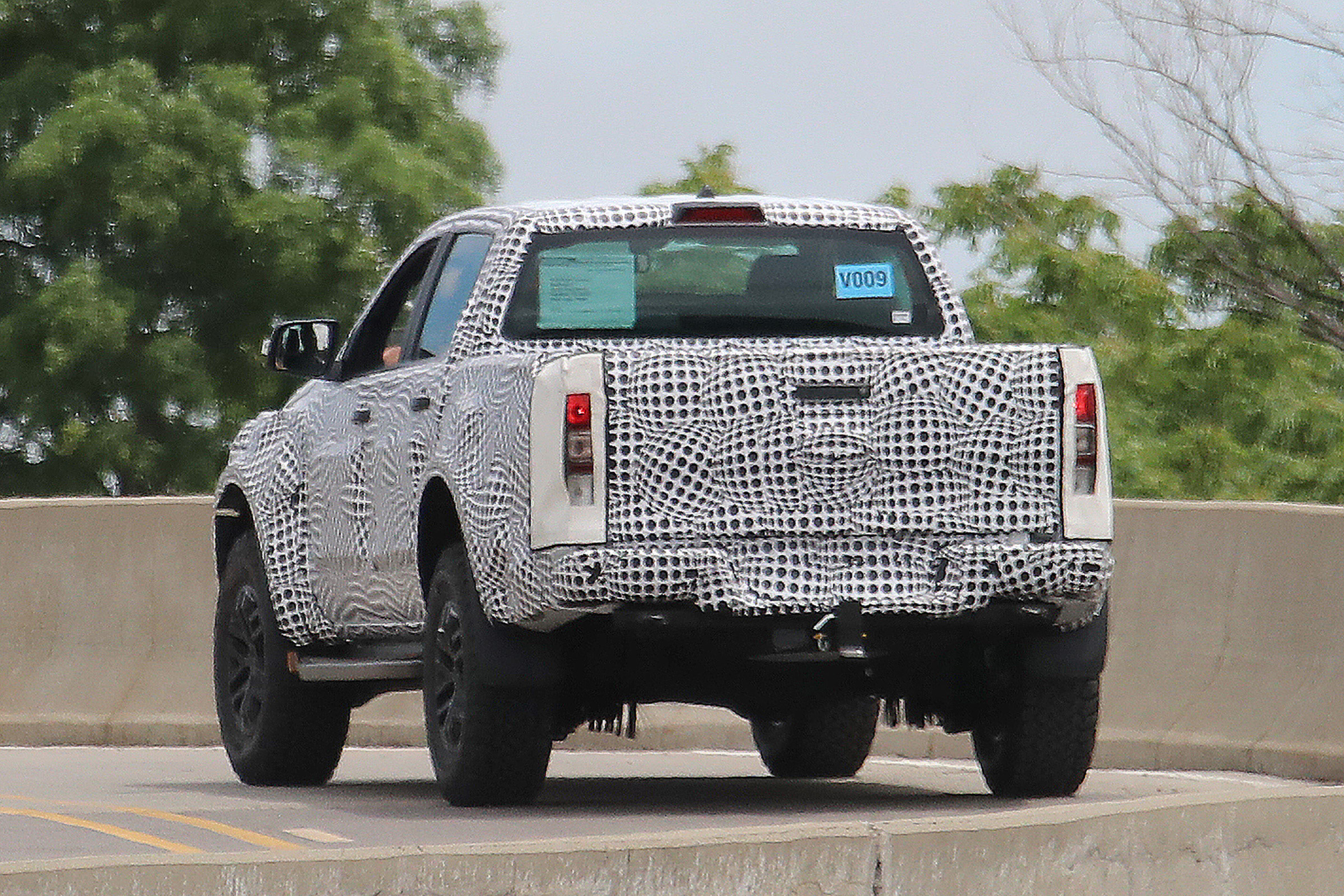 Ford Ranger Raptor spy - rear3