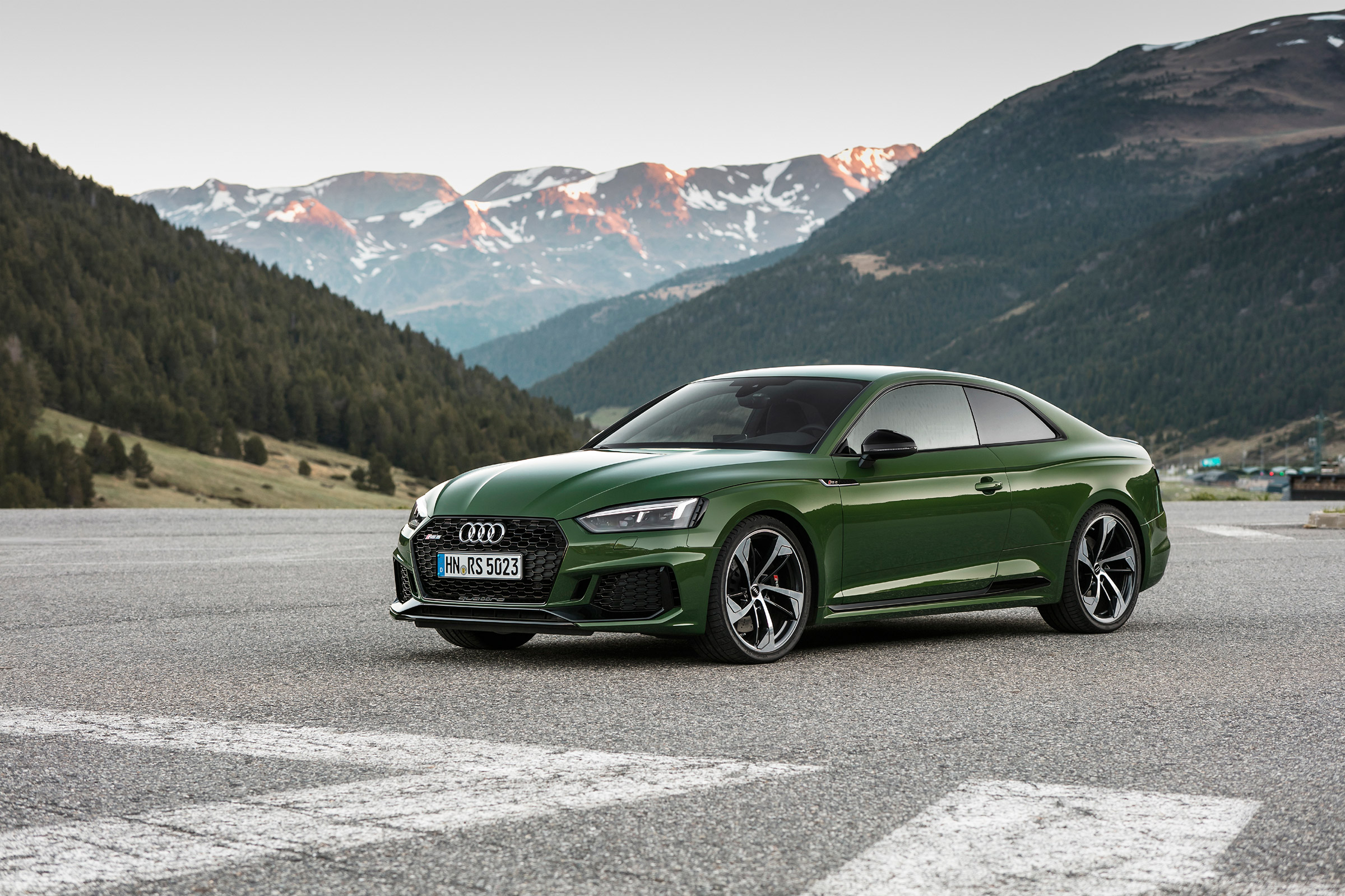 Audi RS5 - front three quarter