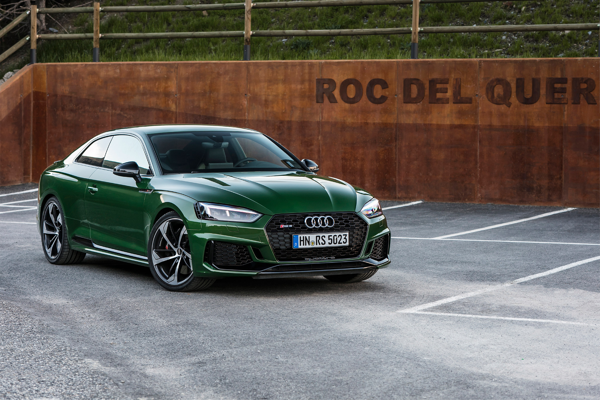 Audi RS5 - front three quarter