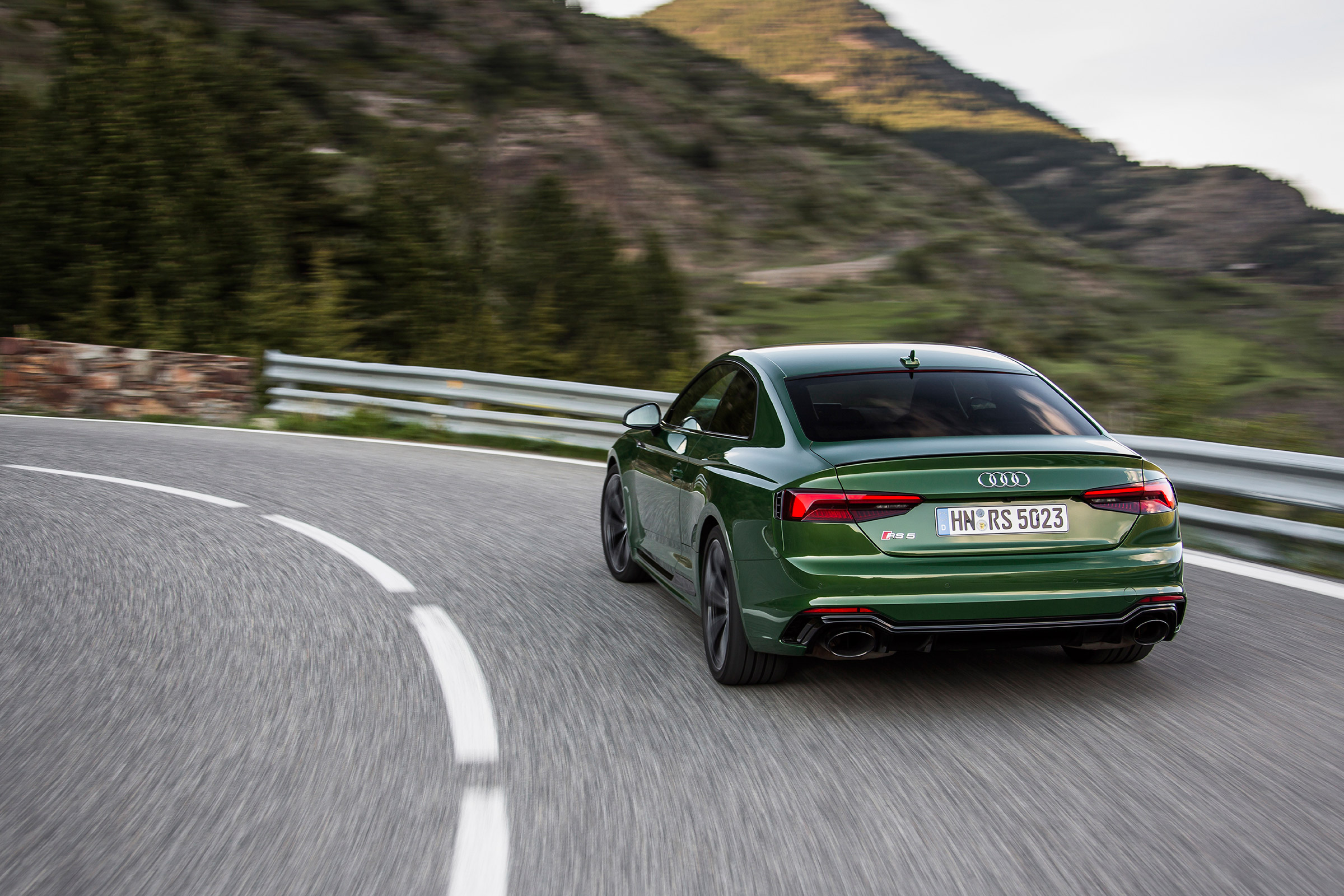 Audi RS5 - rear cornering