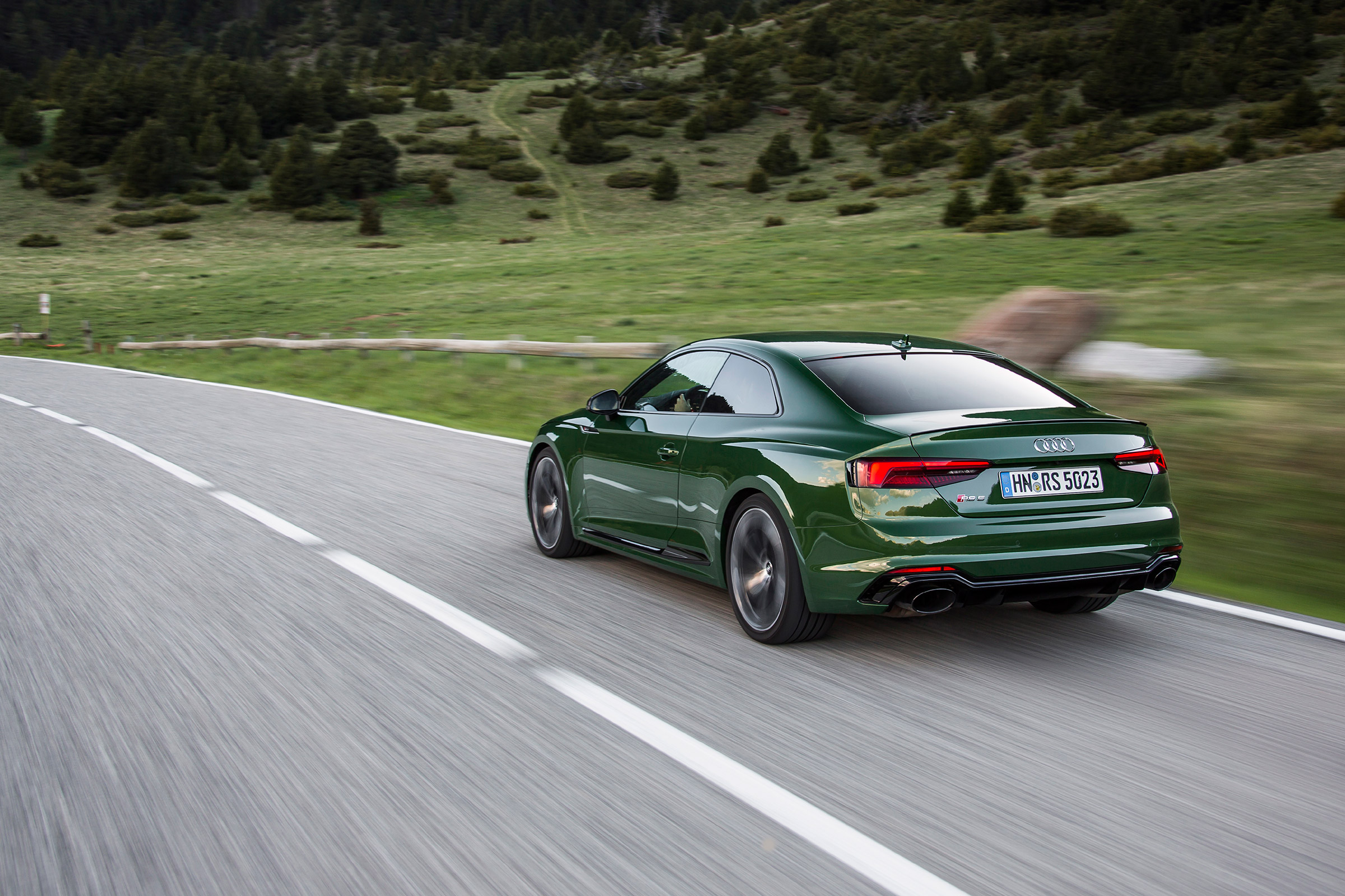 Audi RS5 - rear tracking