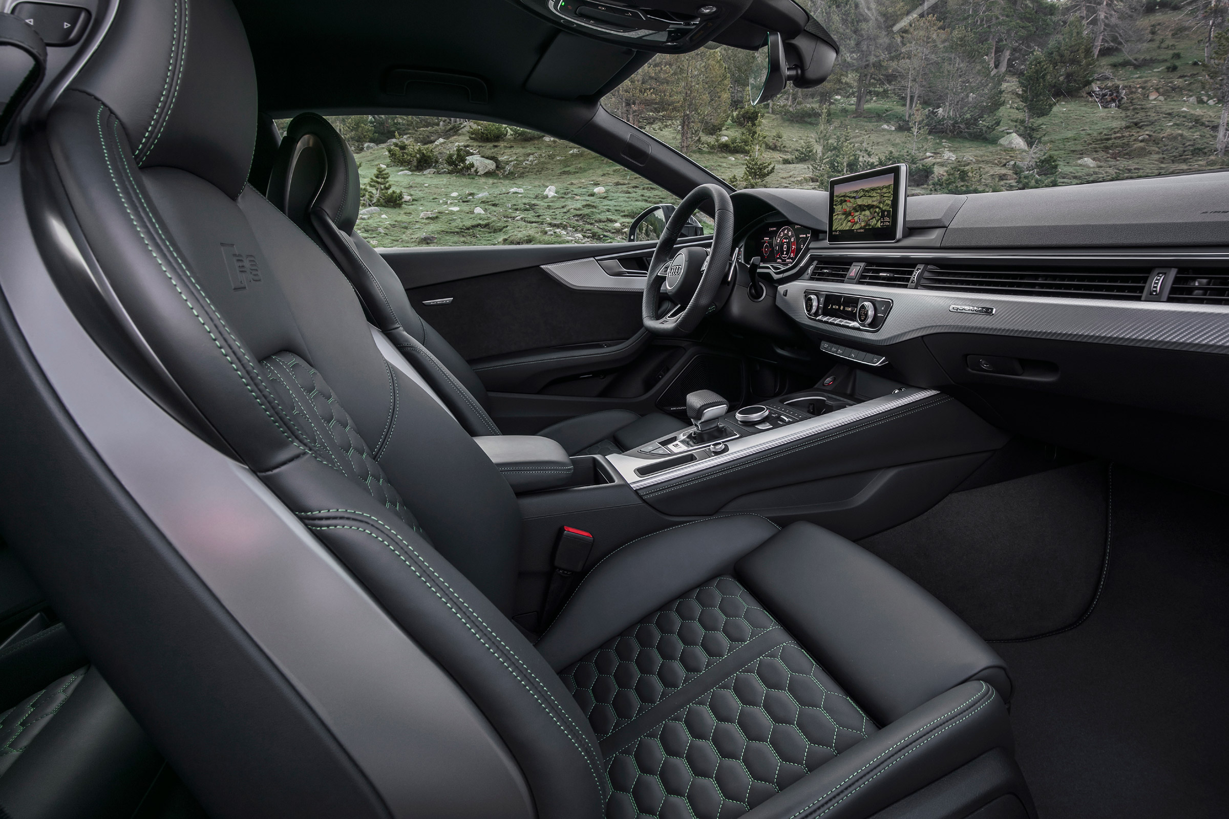Audi RS5 - interior