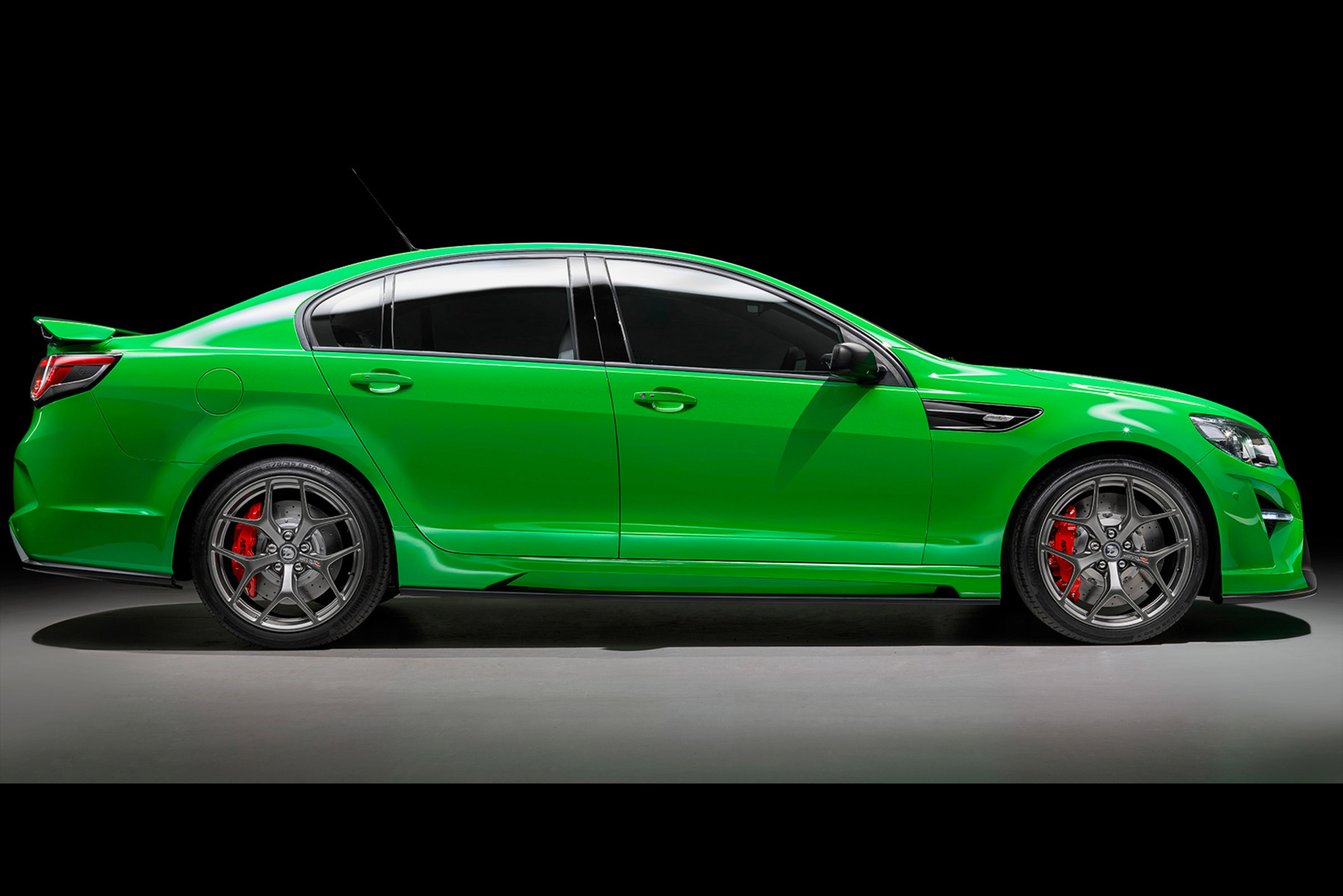 Vauxhall VXR8 GTS-R -  side