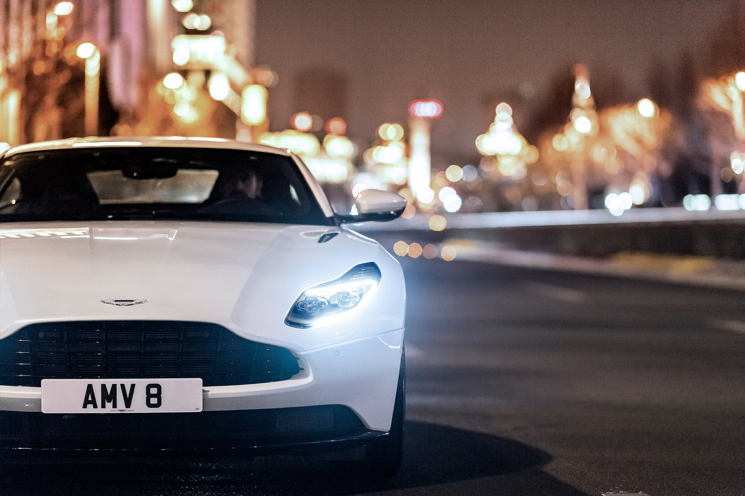 Aston Martin DB11 V8 - front
