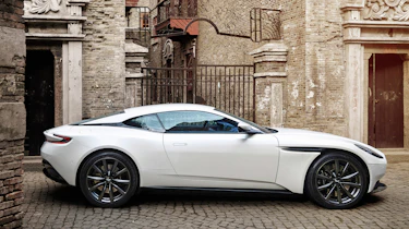 Aston Martin DB11 V8 - profile