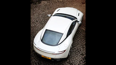 Aston Martin DB11 V8 - lifted