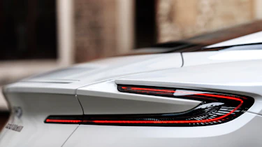 Aston Martin DB11 V8 - tail